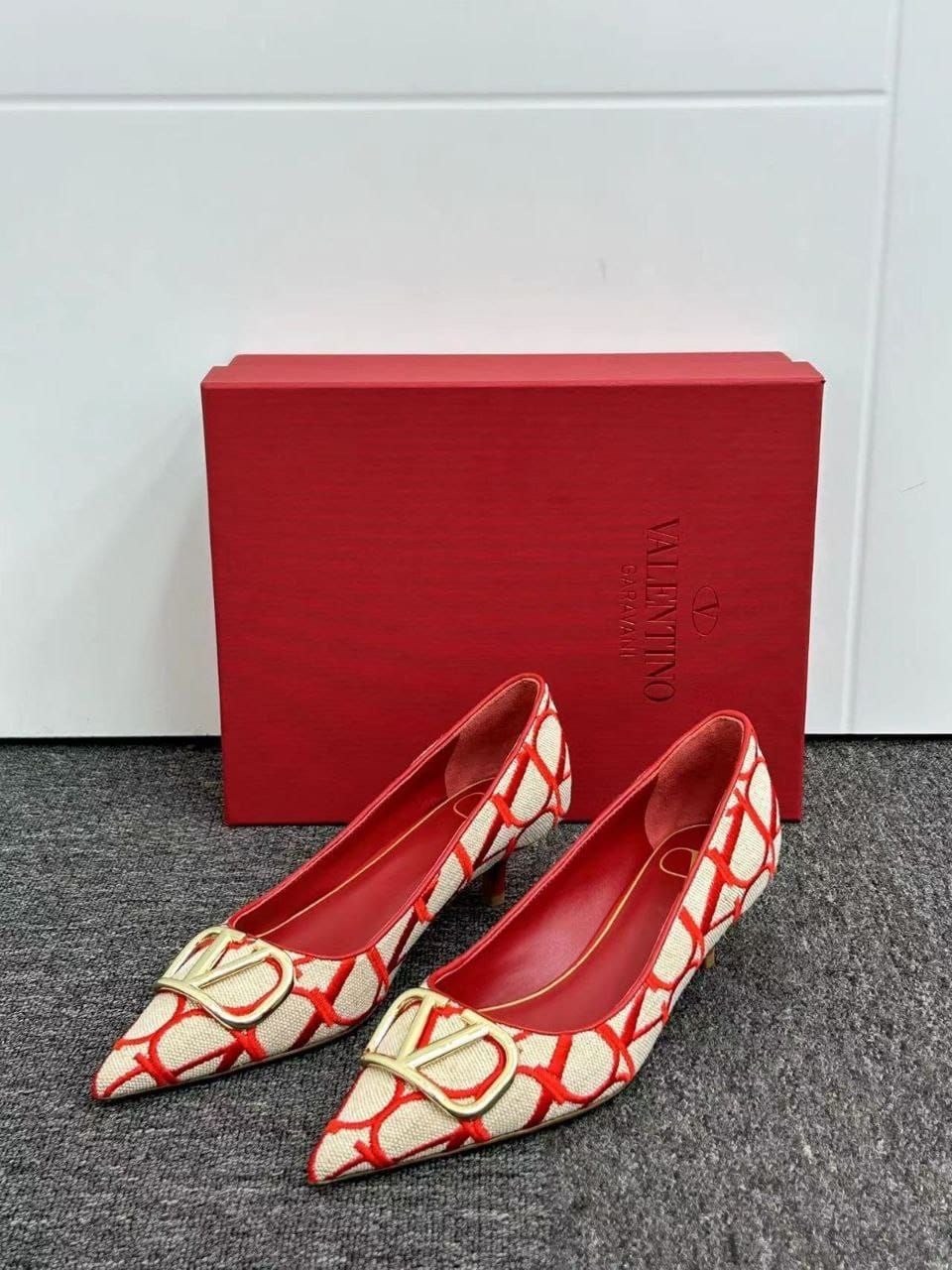 валентино  женская,valentino туфли,valentino туфли valentino,туфли valentino garavani 5609022,туфли от валентино