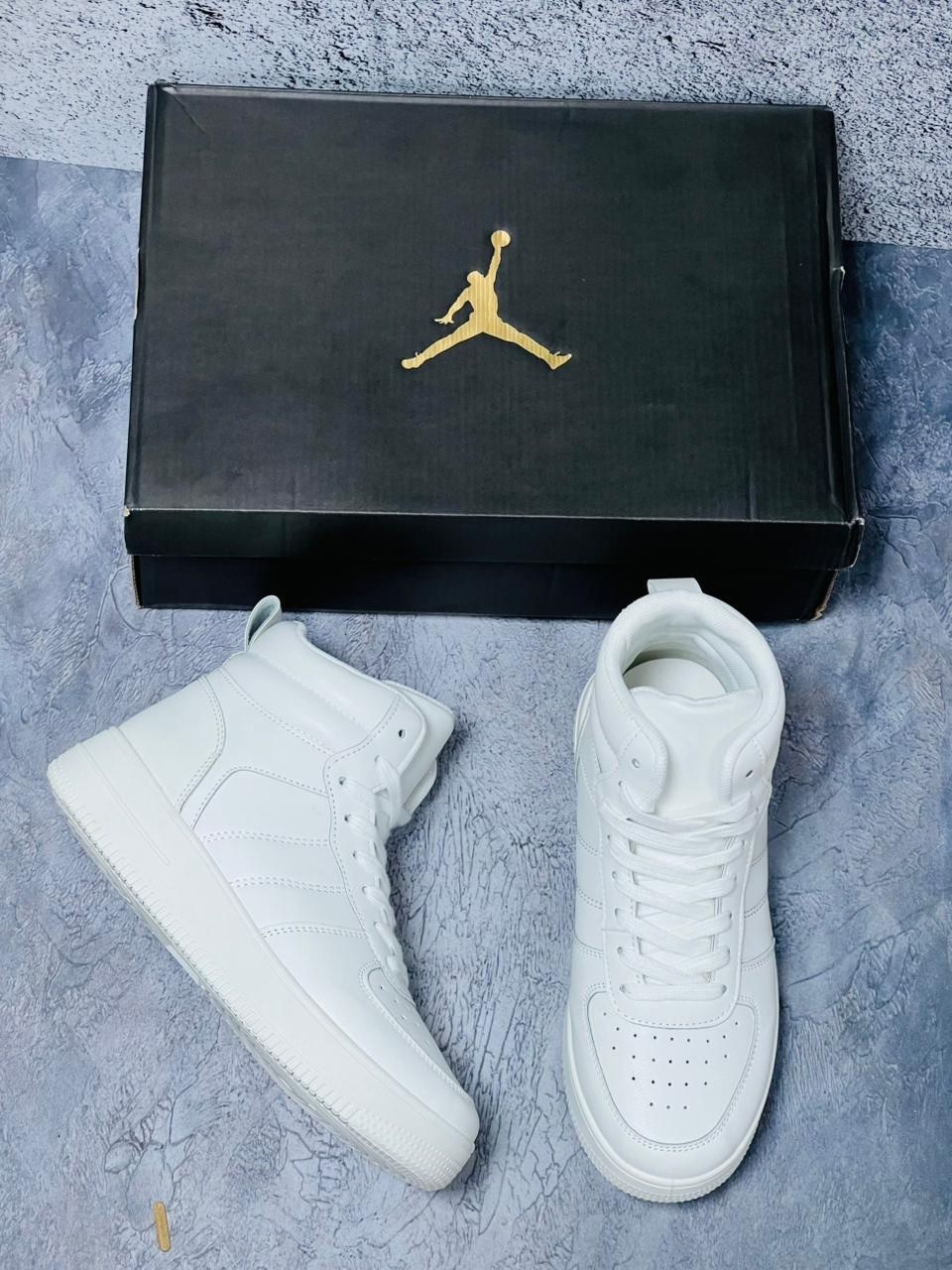 кроссовки,кроссовки женскиe,высокие белые кроссовки женские прада,кроссы адидас мужские белые высокие зимние,спортивная