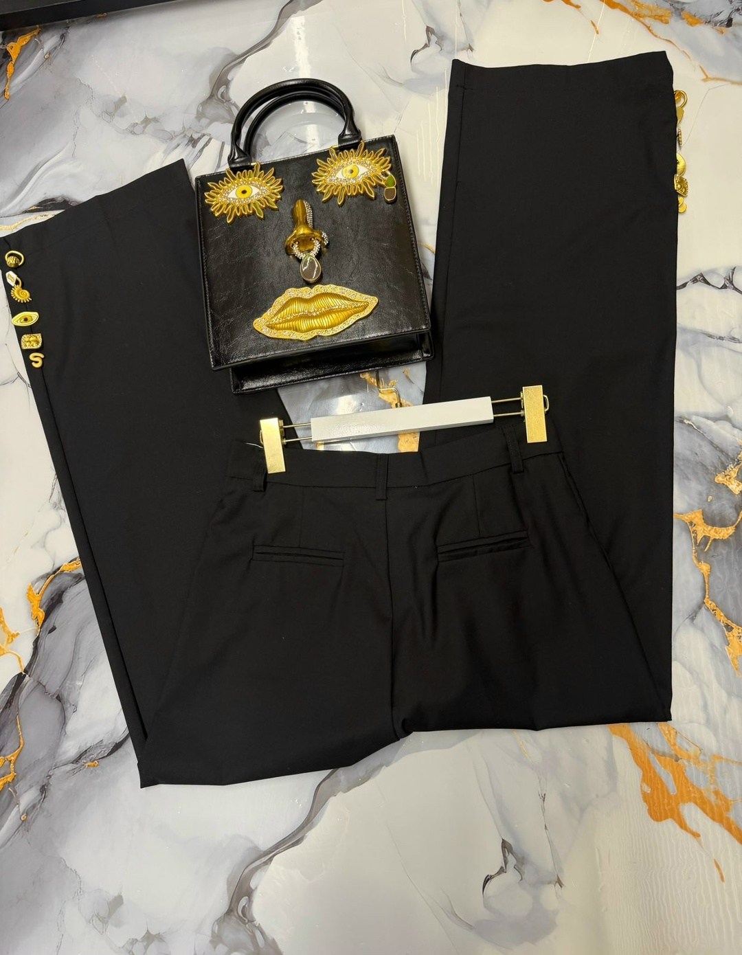 брюки elisabetta franchi черный,брюки emporio armani черный,черные брюки,брюки balmain,модные брюки