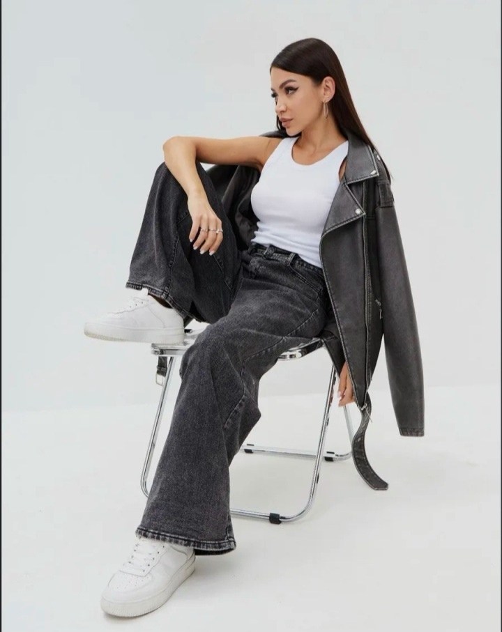 серые джинсы широкие,женские джинсы,джинсы женский серый,джинсы женские клеш от бедра,джинсы женские широкие