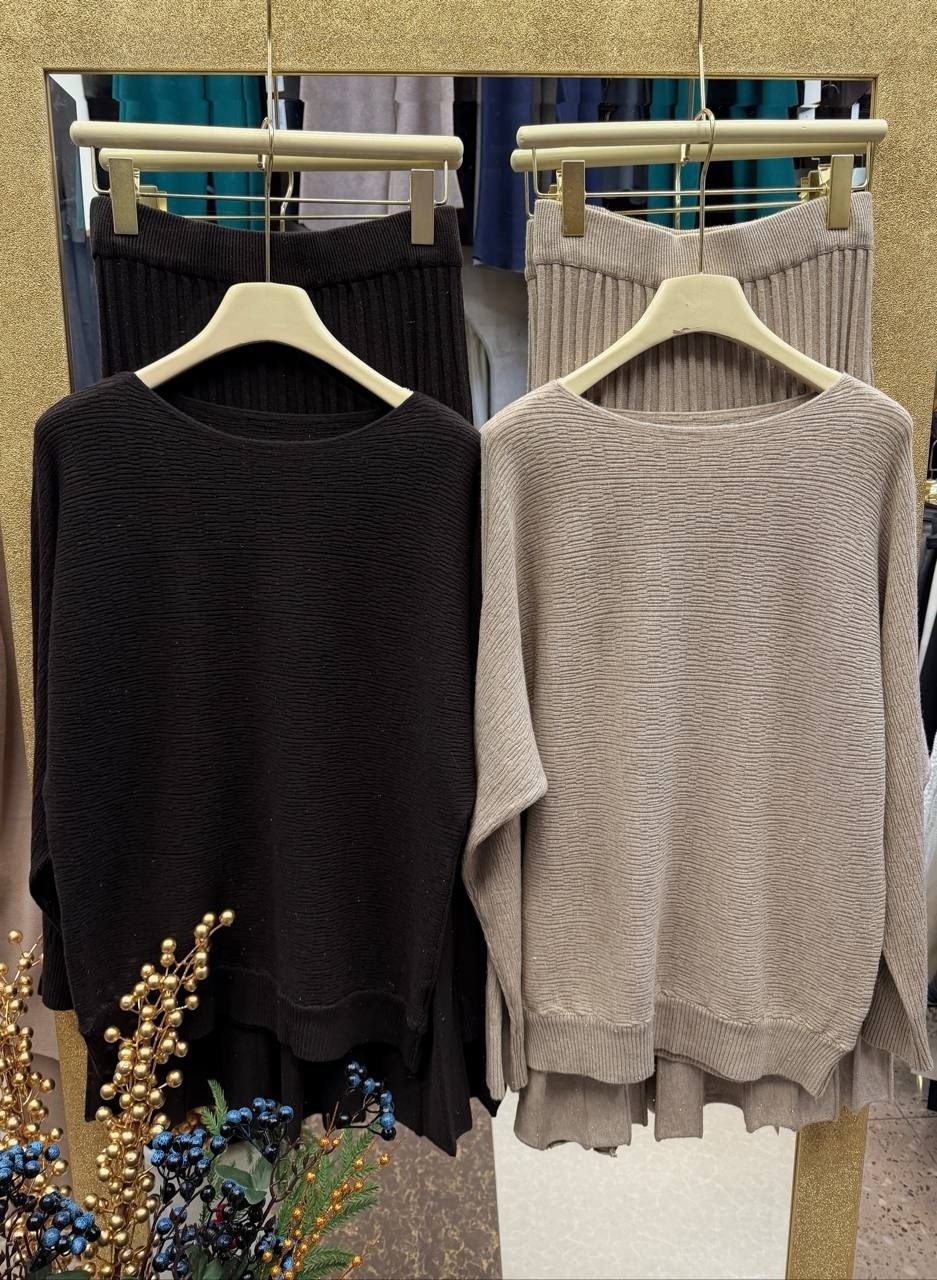 трикотажный костюм с плиссированной юбкой,вязаный костюм с юбкой,вязаный женский костюм свитер и юбка плиссе ys,трикотажный костюм,костюм женский вязаный свитер юбка плиссе