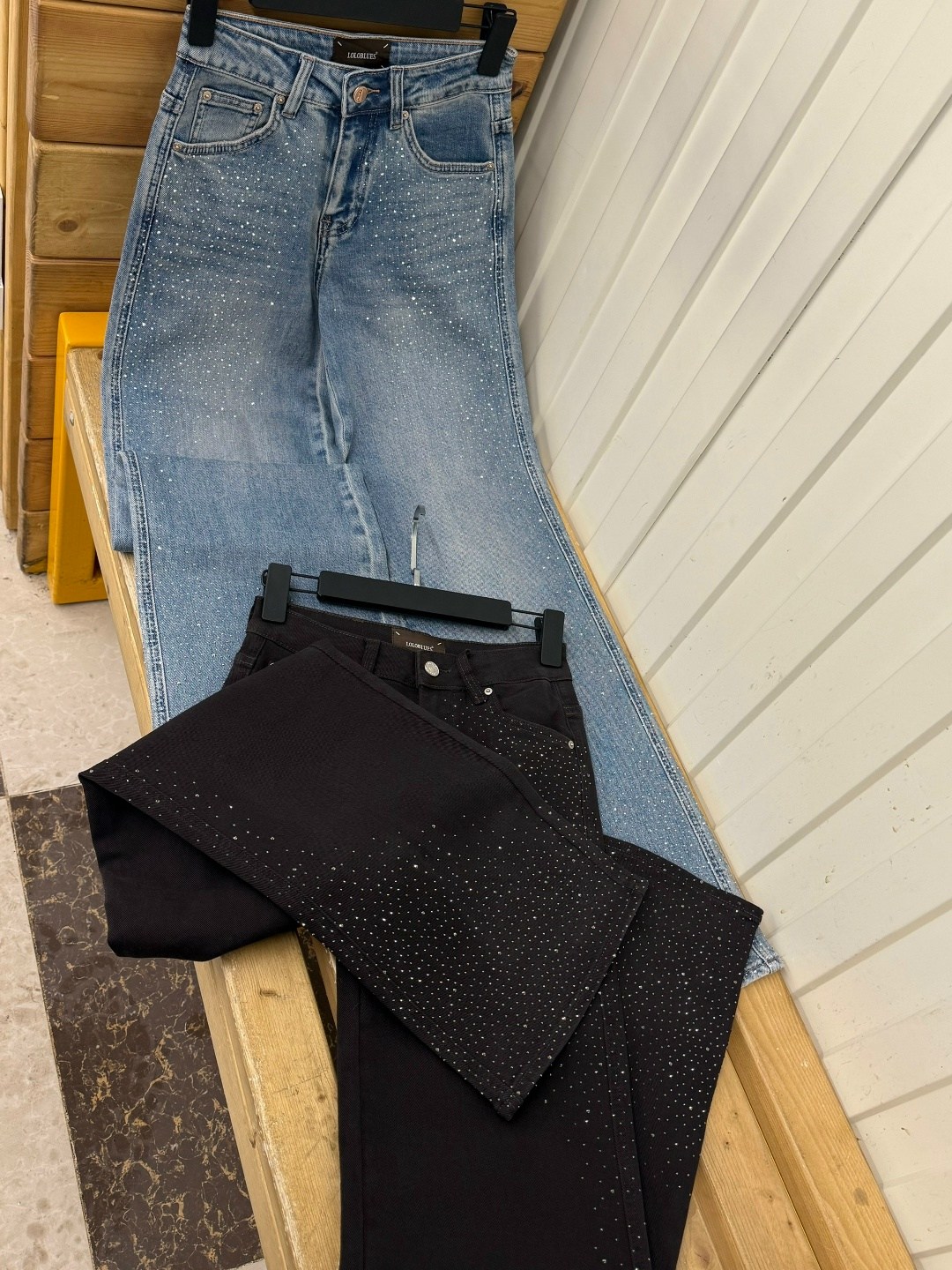 джинсы со стразами,женские джинсы со стразами,джинсы женские,американские черные джинсы со стразами,брюки джинсы