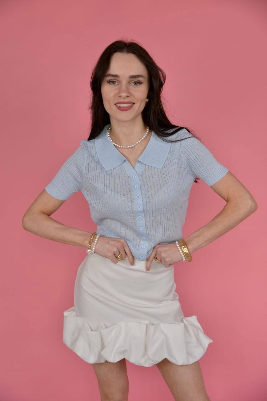 женский свитер,свитер,трикотажная рубашка,голубая кофточка с коротким рукавом поло на пуговицах рубчик eva chelu,кофточка