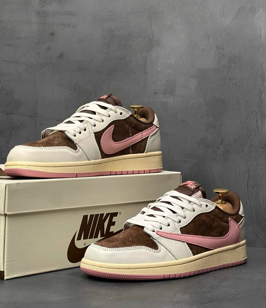 кроссовки nike travis scott x air jordan 1 low,кеды travis scott x air jordan 1 pink oxford,кроссовки nike travis scott x air jordan 1,nike air jordan 1 low travis scott,кроссовки nike air jordan 1 lo