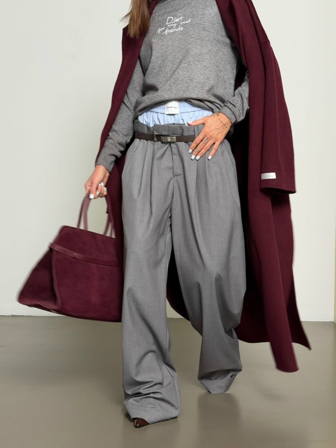 кэжуал наряды,брюки палаццо,модный стиль,серые брюки палаццо