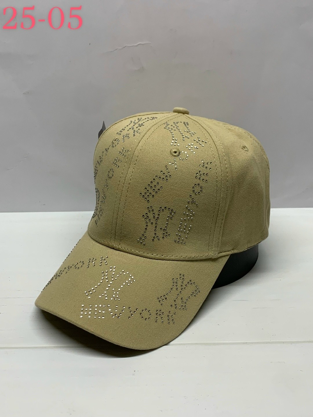 кепка женская,женская бейсболка,бейсболка с светоотражающими элементами,кепка,бейсболка стильная