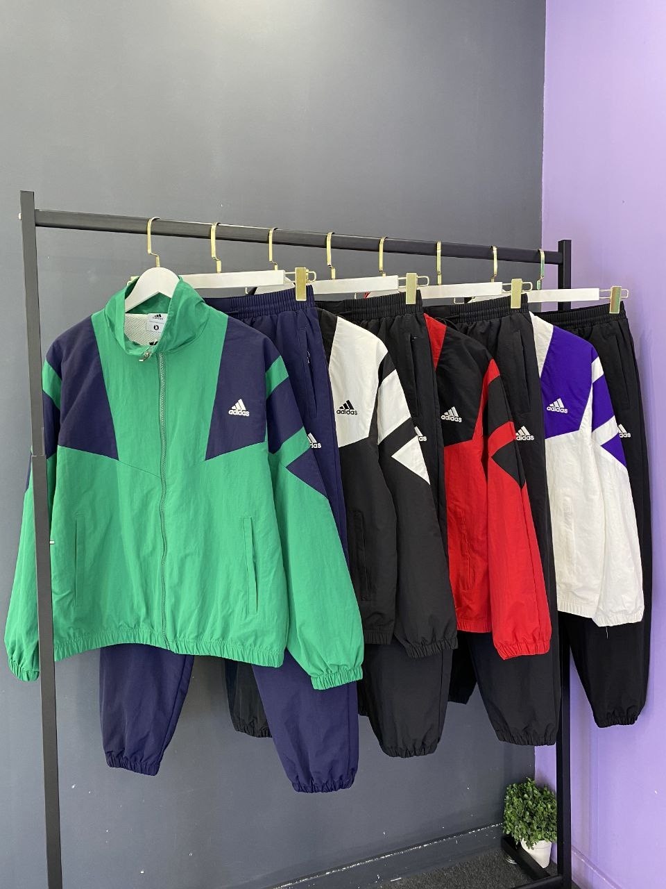 спортивный костюм adidas,мужской спортивный костюм adidas,спортивный костюм adidas 90х,ретро спортивный костюм adidas,спортивный костюм мужской адидас из 90 х