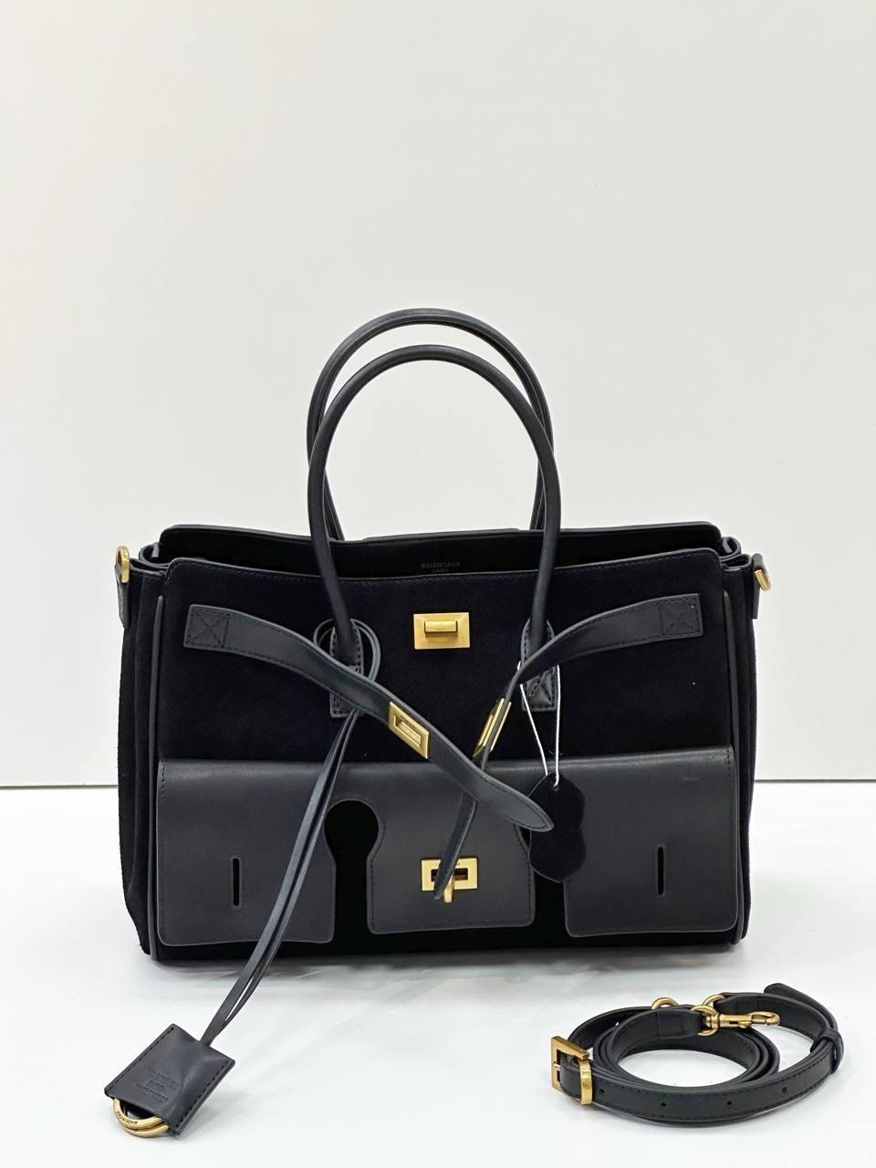 женская сумка из натуральной замши и кожи от balenciaga,сумка balenciaga bel air женская замшевая vera pelle,сумка женская,женская замшевая сумка balenciaga коричневая с кожаными вставками,сумка из на