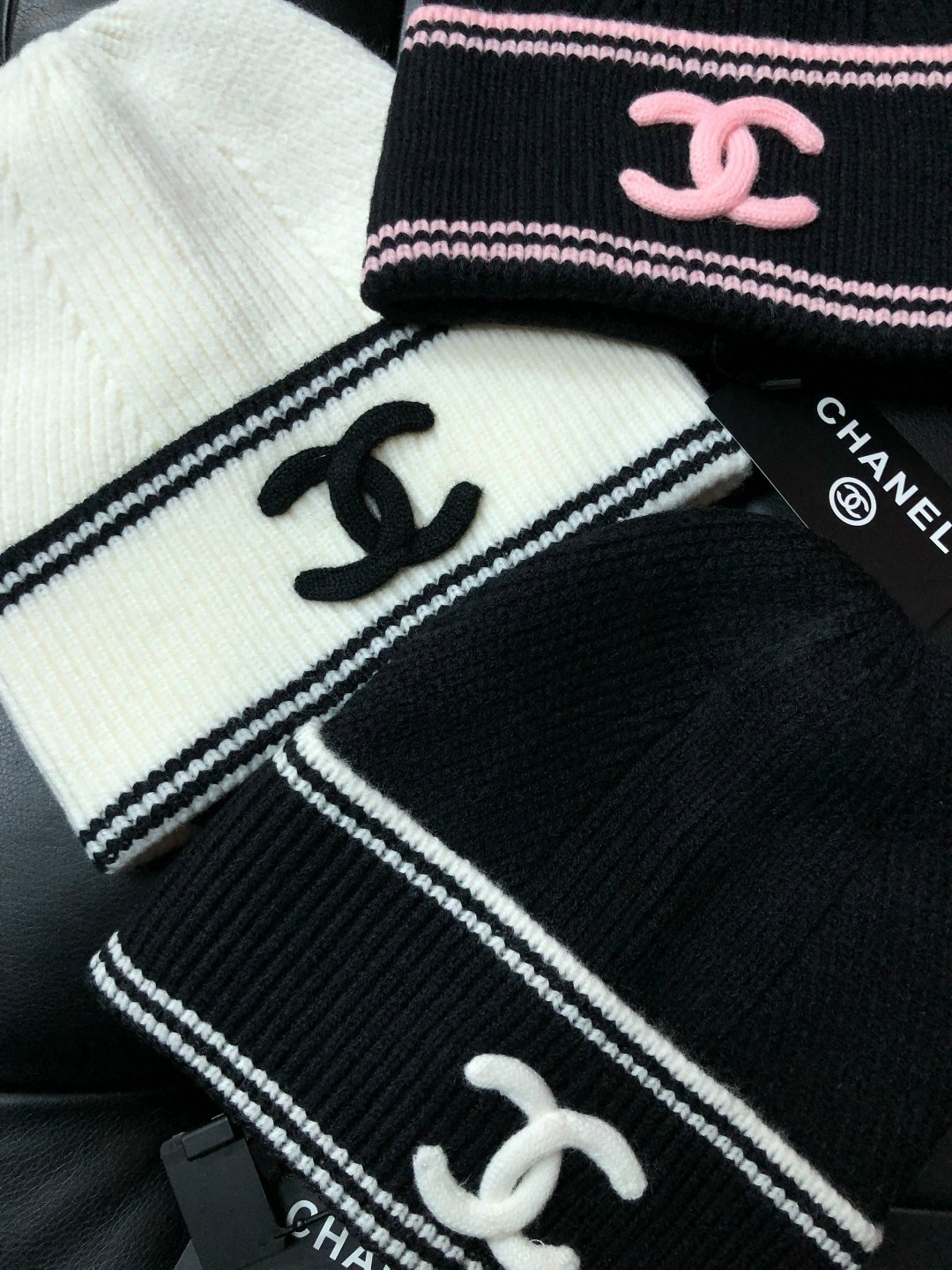 шапка chanel,модная вязаная шапка в стиле chanel copy 1:1,вязаные эластичные шапки bini chanel,шапка шанель,вязаная шапка chanel