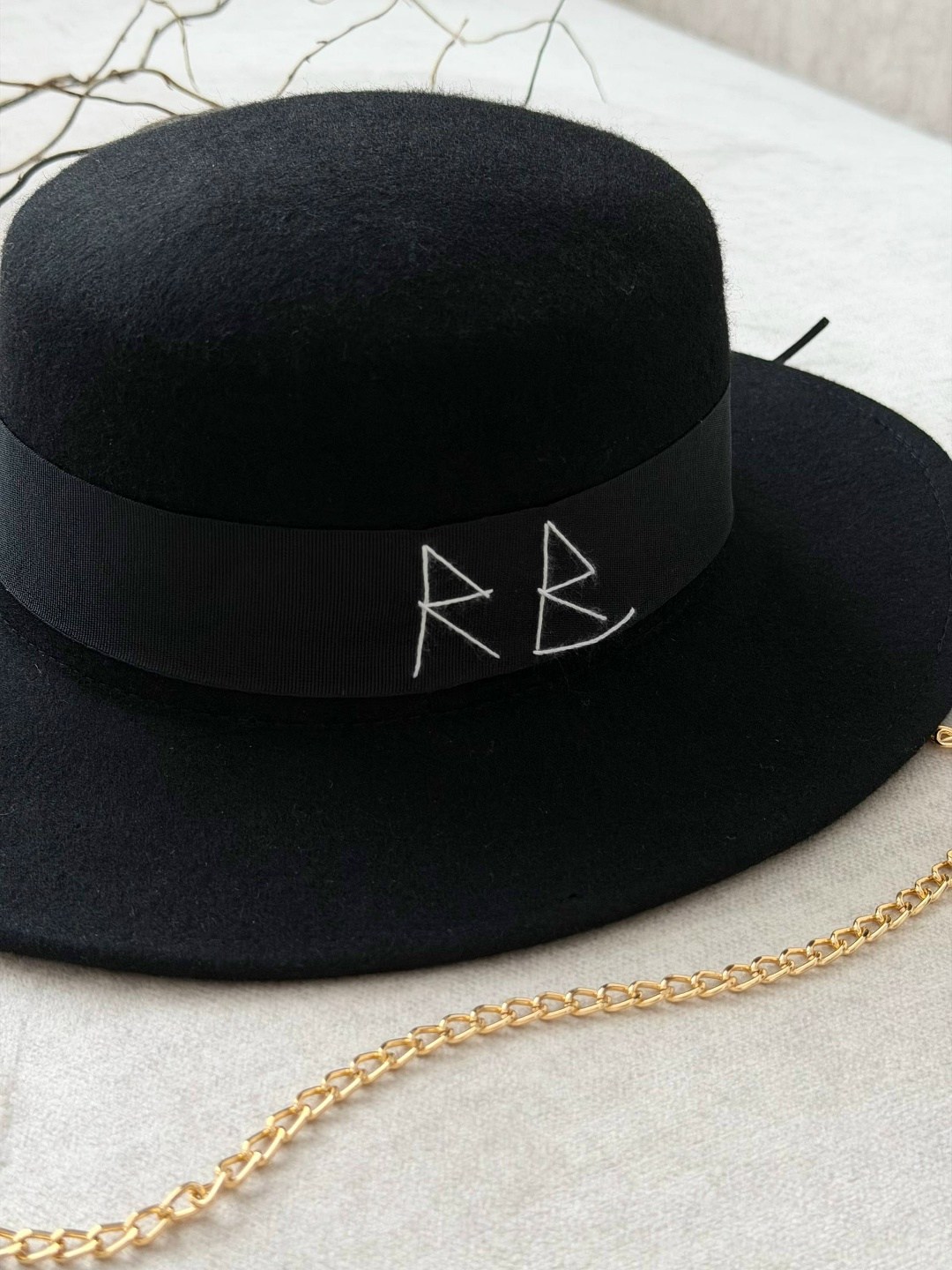 шляпа с цепочкой черная женская,модная шляпа,женская фетровая шляпа,женская шляпа,фетровая шляпа