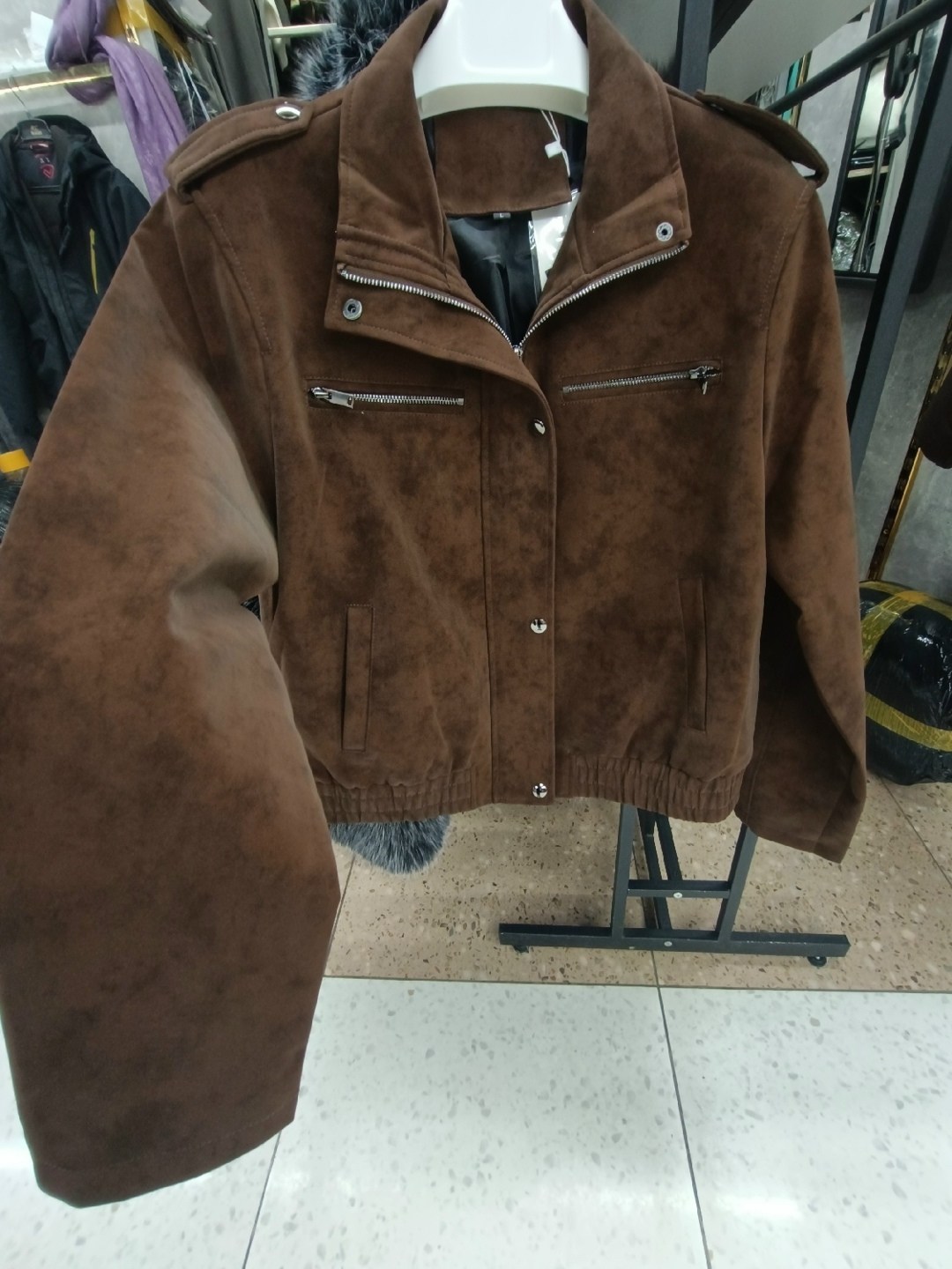 замшевая куртка,женская куртка,замшевая куртка женская,женские куртки из натуральной кожи,женская верхняя одежда бомбер замш