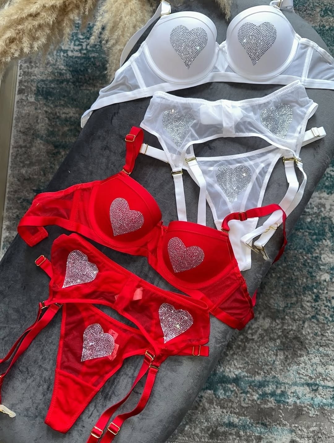 комплект нижнего белья,комплект женское нижнее белье,комплект женского белья,комплект белья victoria's secret,комплект нижнего белья со стразами