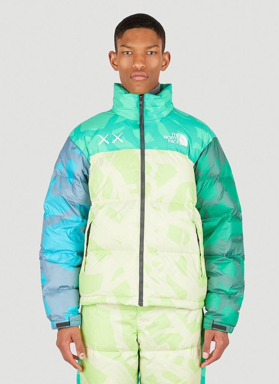 куртка зимняя tnf,куртка x kaws retro 1996 nuptse jacket 'safety green' the north face,куртка nuptse 1996 из коллаборации с kaws the north face, зеленая,куртка x kaws 1996 nuptse 700 jacket 'green' th