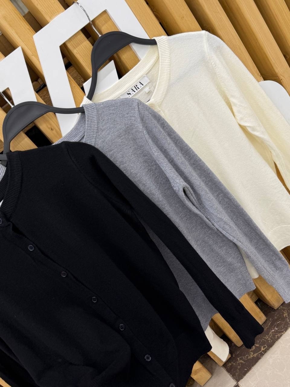 белый кардиган,джемпер кардиган,модели кардиган,кардиган с круглым вырезом,кардиган женский