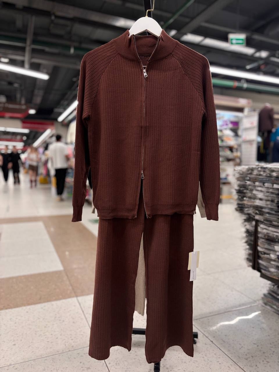 трикотажный женский костюм,трикотажный костюм,костюм женский кофта и штаны арт. 1549041,костюм женский: свитер и штаны (one size 42-48),женские костюмы