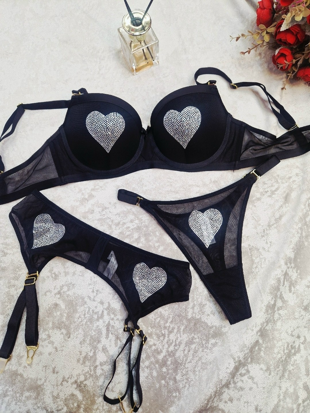 комплект нижнего белья,комплект женское нижнее белье,комплект женского белья,комплект белья victoria's secret,комплект нижнего белья со стразами
