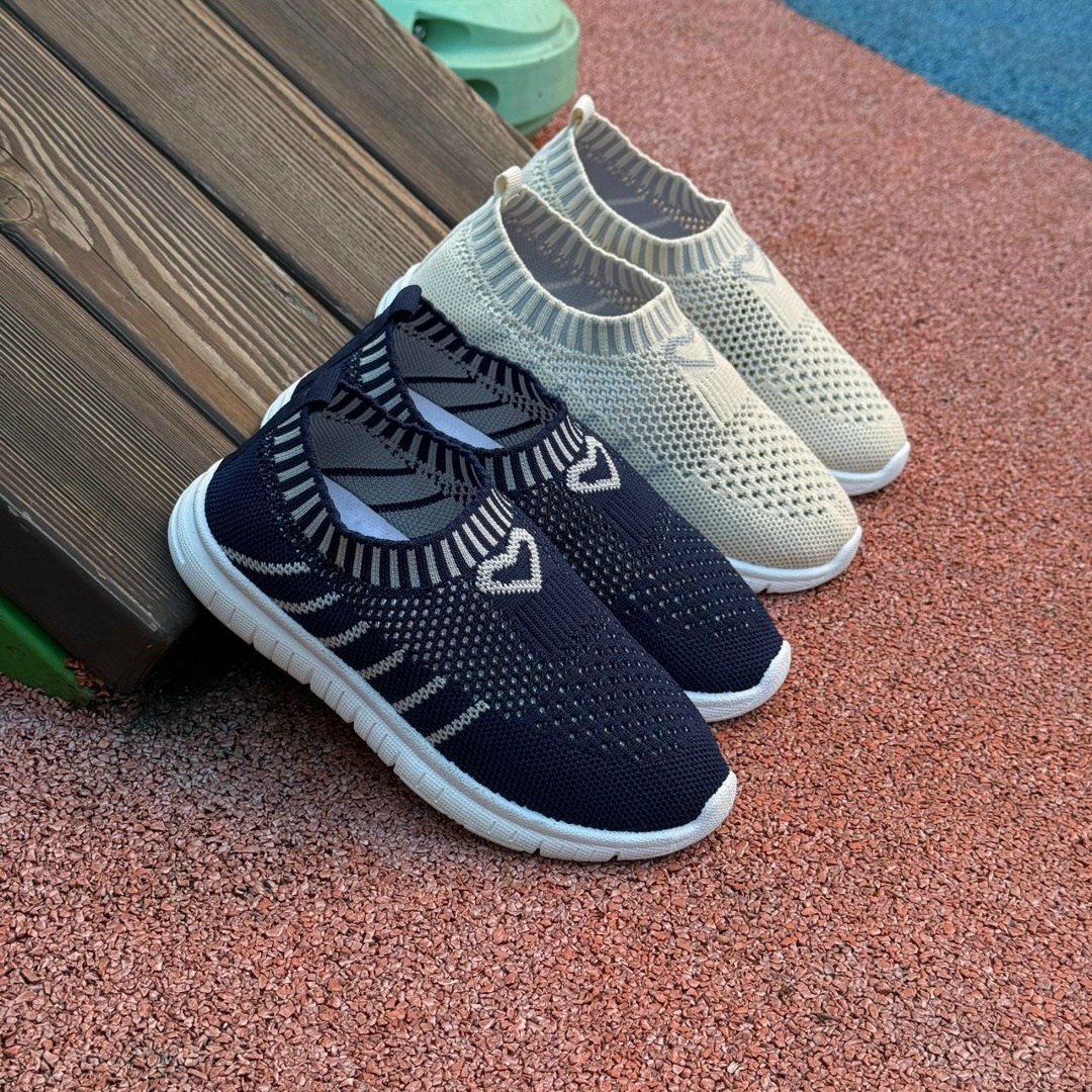 кроссовки,спортивная ,детские кроссовки,дышащие кроссовки,кроссовки мальчику