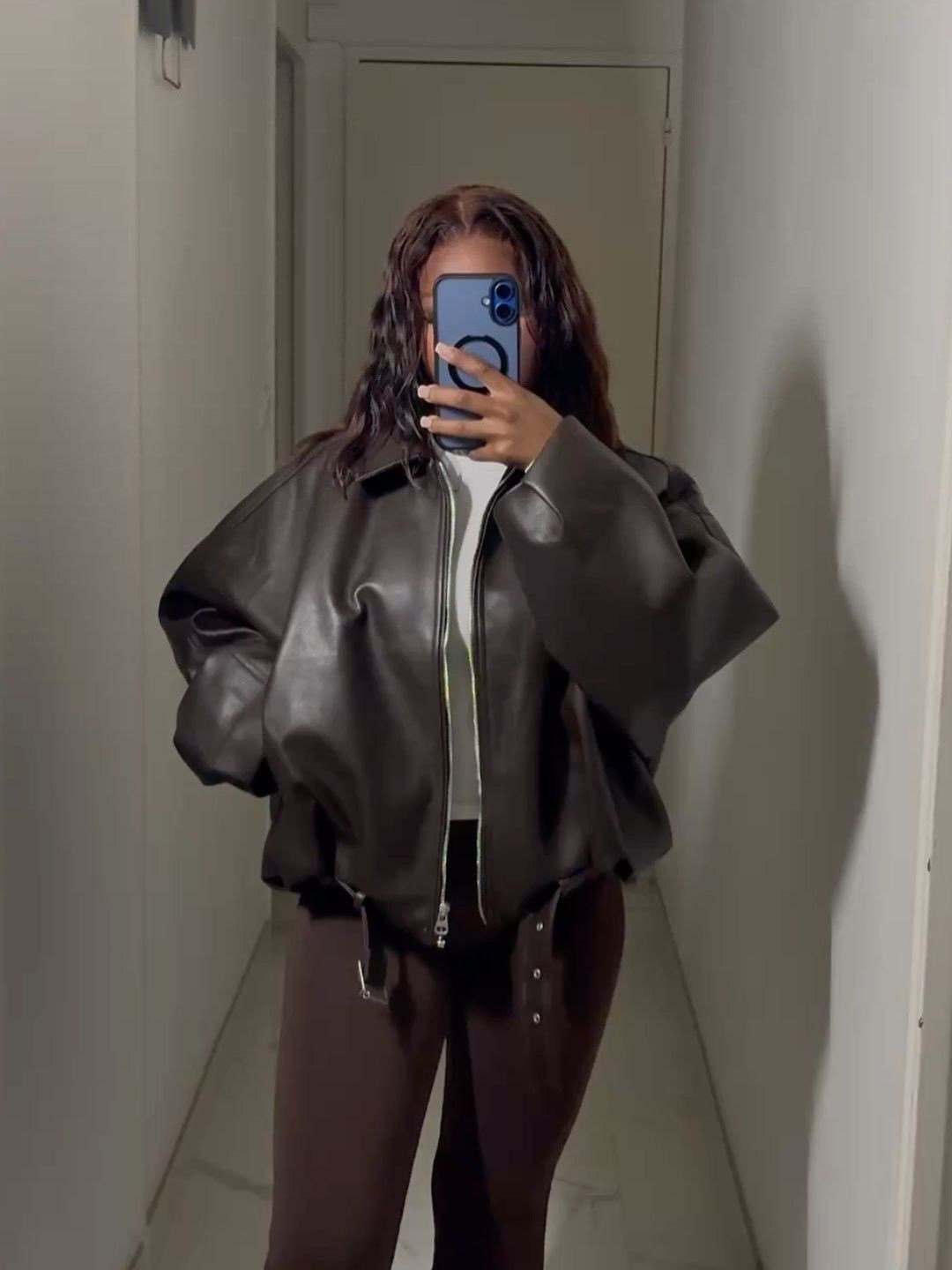 куртка бомбер,куртка стильная,повседневная куртка,кожаная куртка,кожаный бомбер