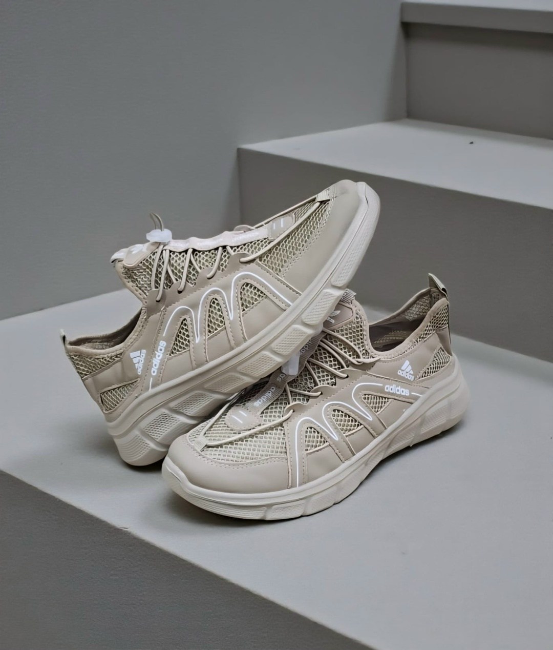 кроссовки женскиe,повседневные кроссовки,спортивная ,кроссовки модные,кроссовки