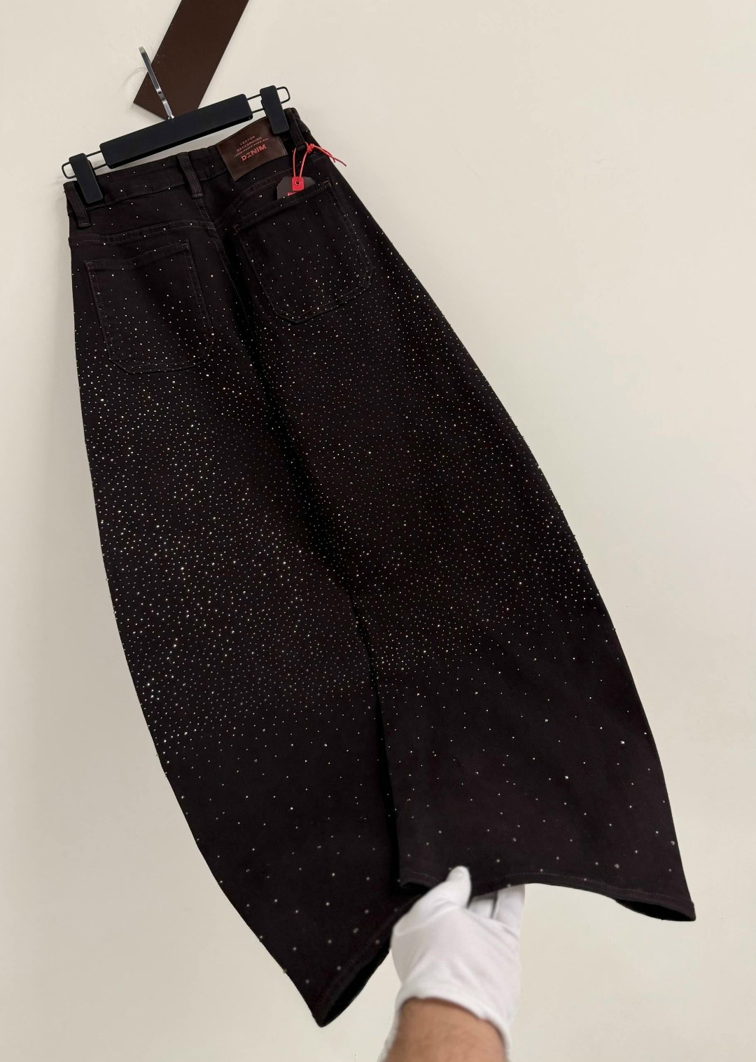 джинсы со стразами,джинсы chanel,джинсы mango со стразами,джинсы женские,американские черные джинсы со стразами