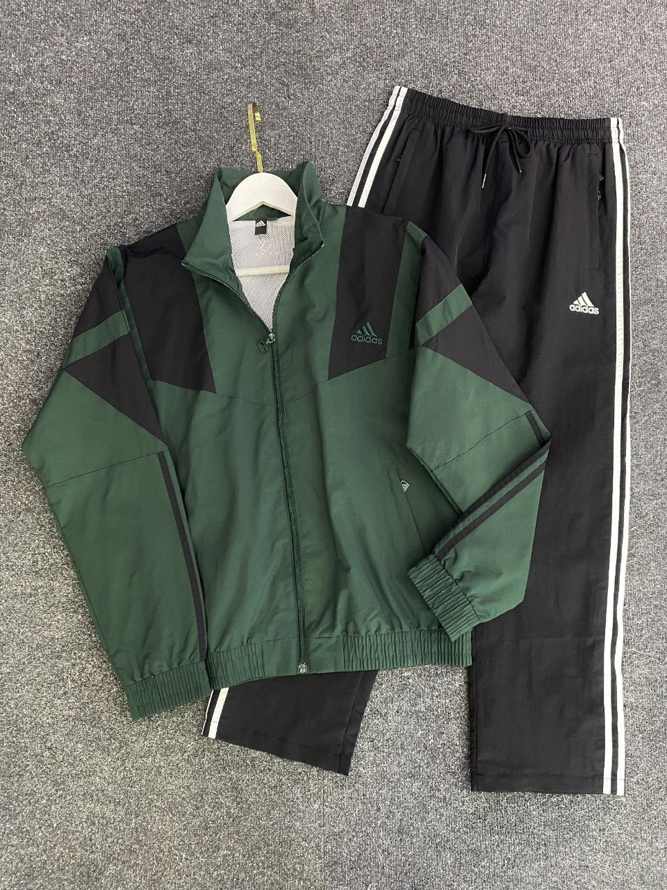 спортивный костюм adidas,мужской спортивный костюм adidas,спортивный костюм adidas 90х,костюм адидас 90е,спортивный костюм мужской