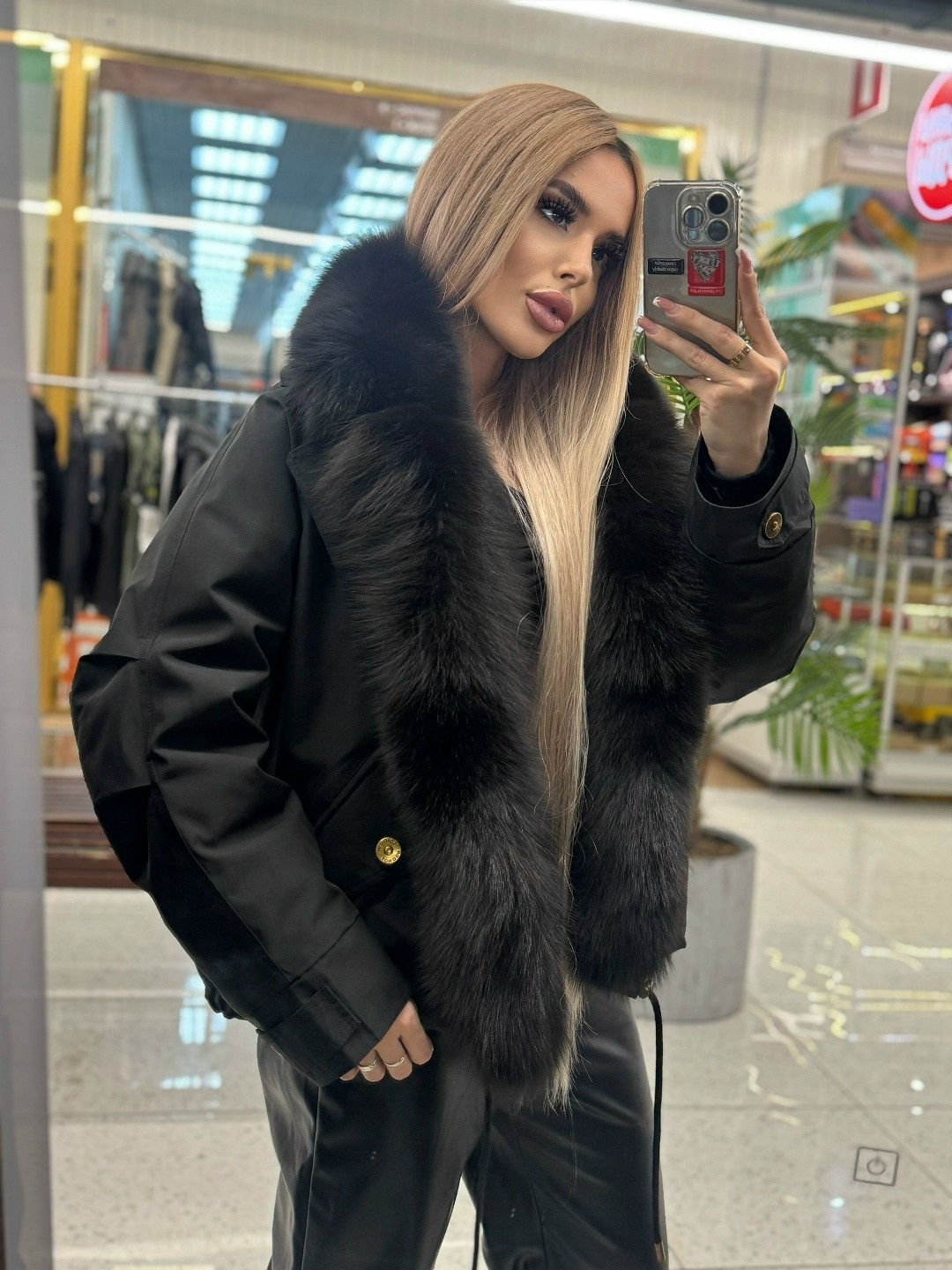 пуховик с натуральным мехом,куртка с мехом,пуховик с мехом,пуховик женский с натуральным мехом,куртка с мехом женская