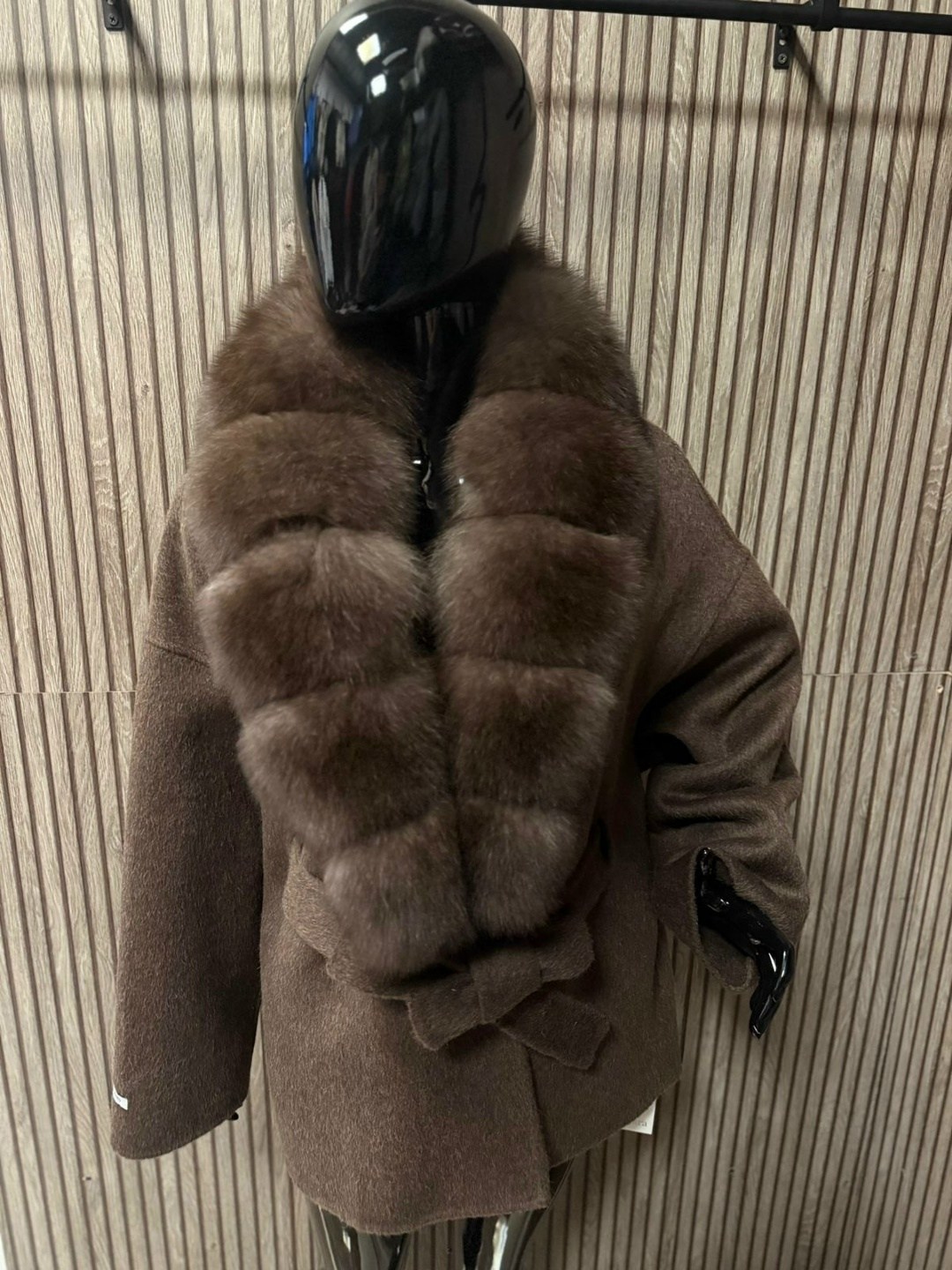 женское пальто кашемир с натуральным мехом песца,пальто кашемировое с мехом песца,пальто с мехом,кашемировое пальто с натуральным мехом,пальто с мехом песца