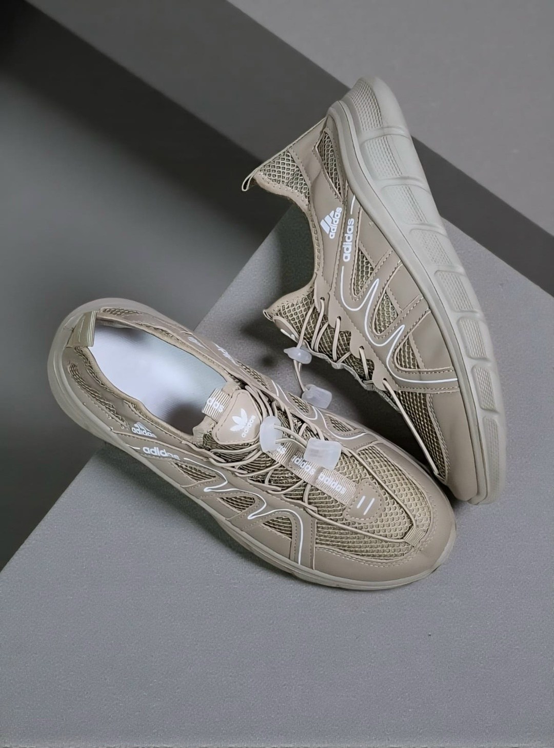 кроссовки женскиe,повседневные кроссовки,спортивная ,кроссовки модные,кроссовки