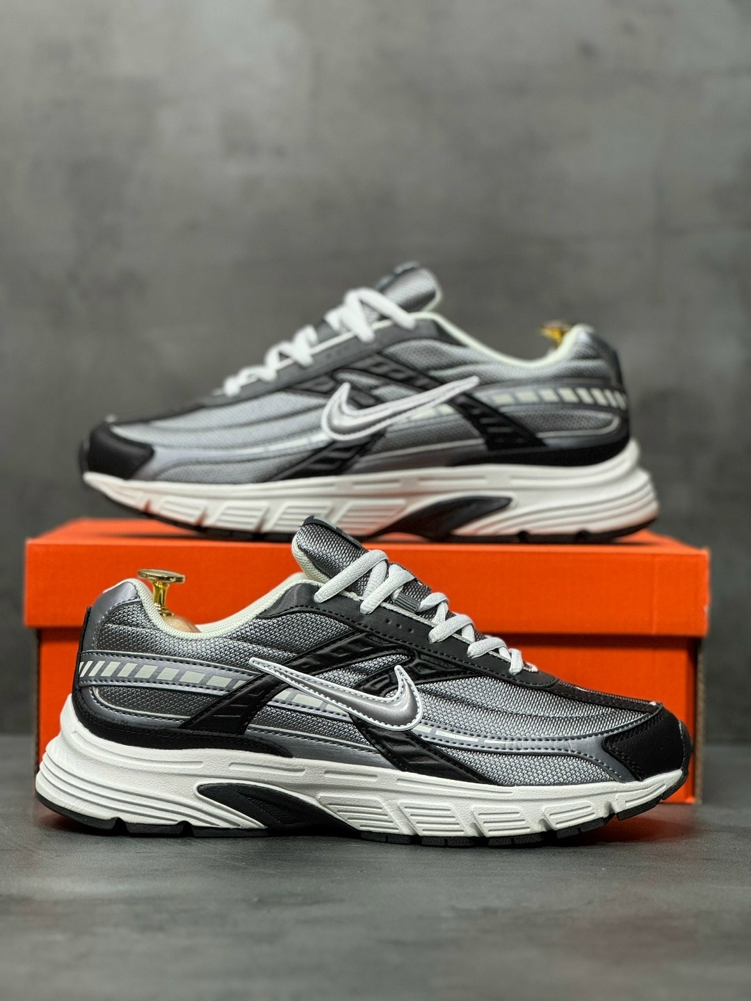 кроссовки nike initiator,кроссовки nike,кроссовки initiator nike цвет серый,кроссовки мужские nike initiator графитовые ib3083-001,мужские беговые кроссовки nike initiator