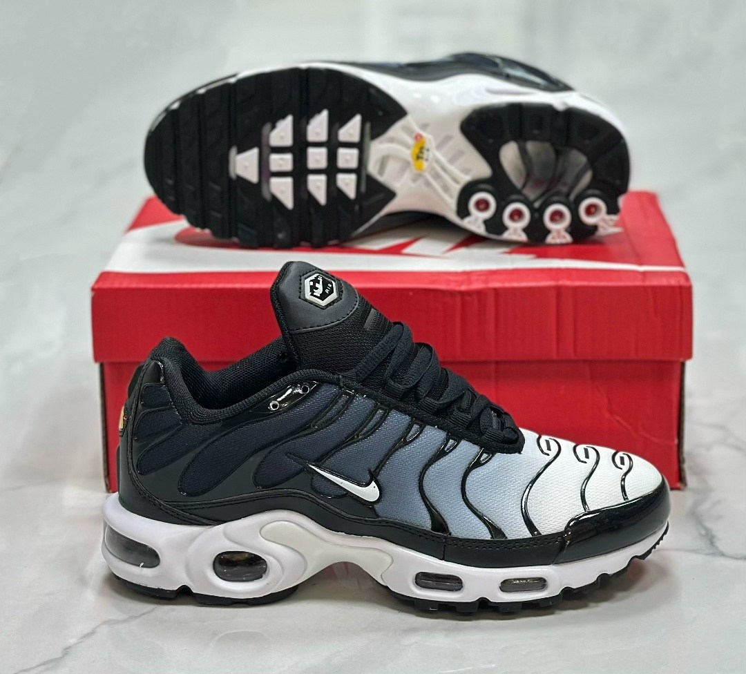 кроссовки nike air max tn plus,кроссовки nike air max tn plus ultra белые с серым,кроссовки мужские nike air max tn plus,кроссовки мужские nike tn plus,nike air max plus tn