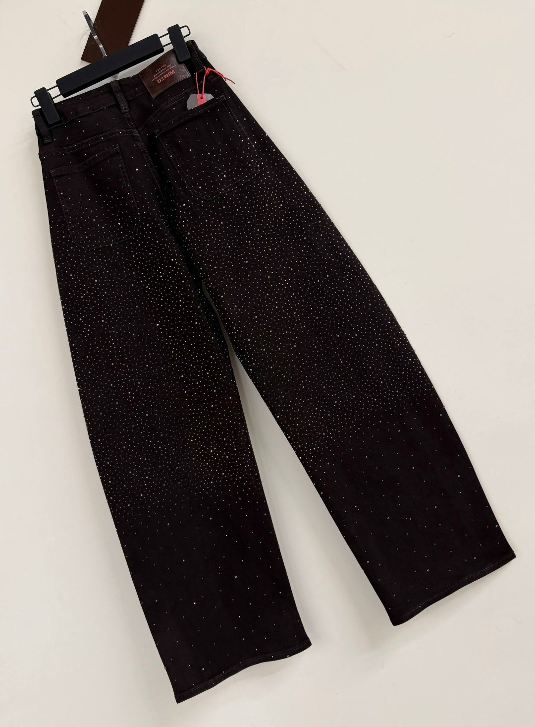 джинсы со стразами,джинсы chanel,джинсы mango со стразами,джинсы женские,американские черные джинсы со стразами