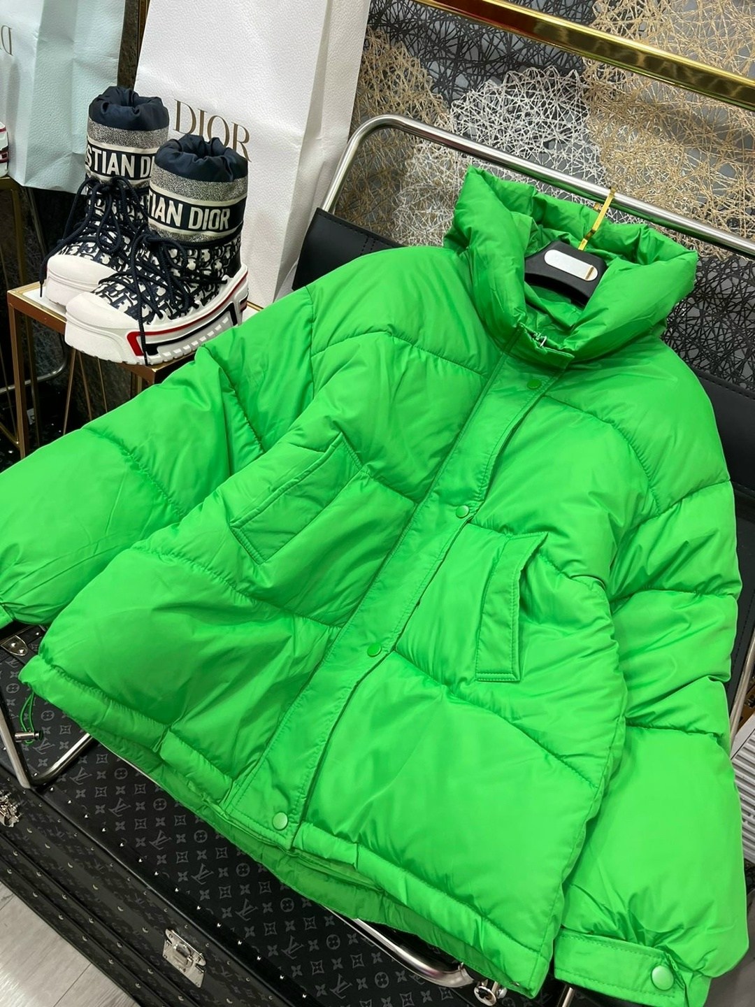 куртка женская,модная куртка,женская зимняя куртка,пуховик зимний короткий куртка оверсайз с капюшоном winterra 170501009,куртка зеленая женская