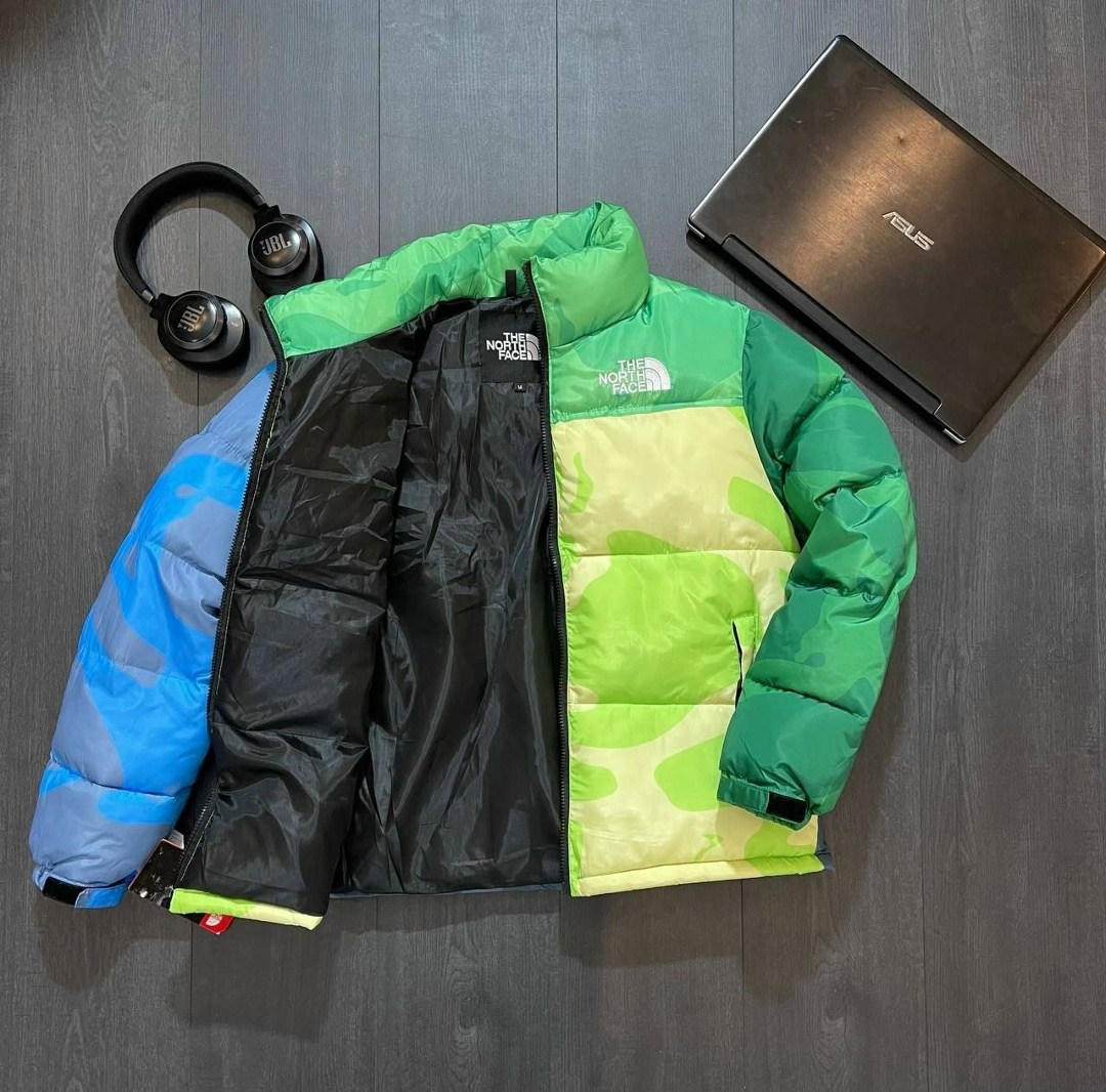 куртка зимняя tnf,куртка x kaws retro 1996 nuptse jacket 'safety green' the north face,куртка nuptse 1996 из коллаборации с kaws the north face, зеленая,куртка x kaws 1996 nuptse 700 jacket 'green' th