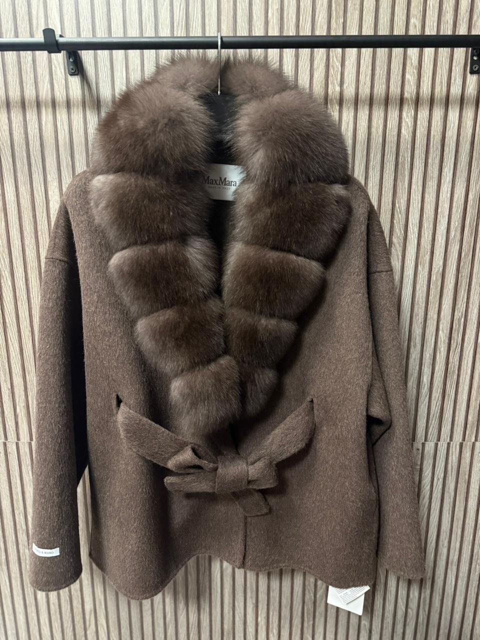 женское пальто кашемир с натуральным мехом песца,пальто кашемировое с мехом песца,пальто с мехом,кашемировое пальто с натуральным мехом,пальто с мехом песца