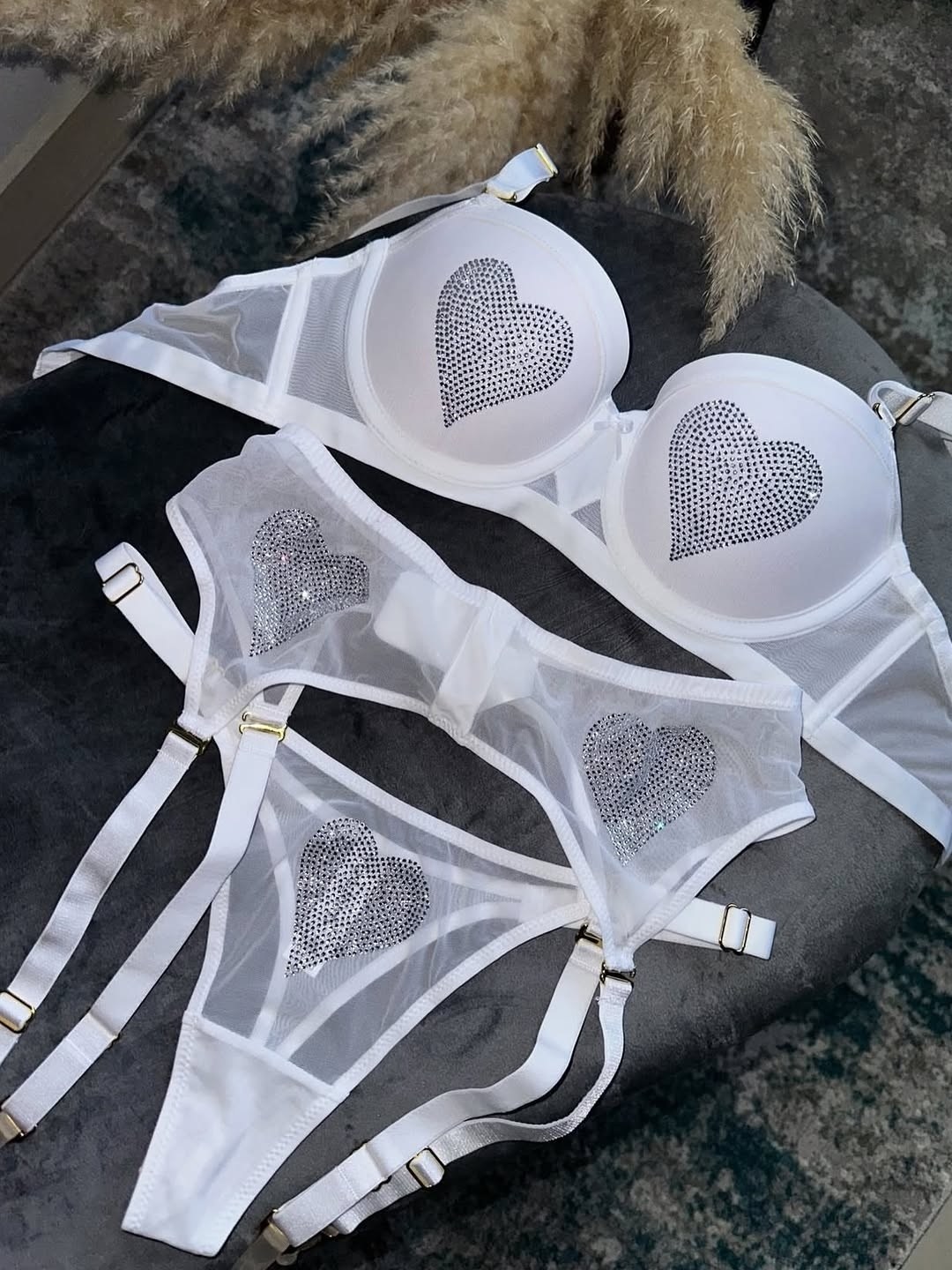 комплект нижнего белья,комплект женское нижнее белье,комплект женского белья,комплект белья victoria's secret,комплект нижнего белья со стразами