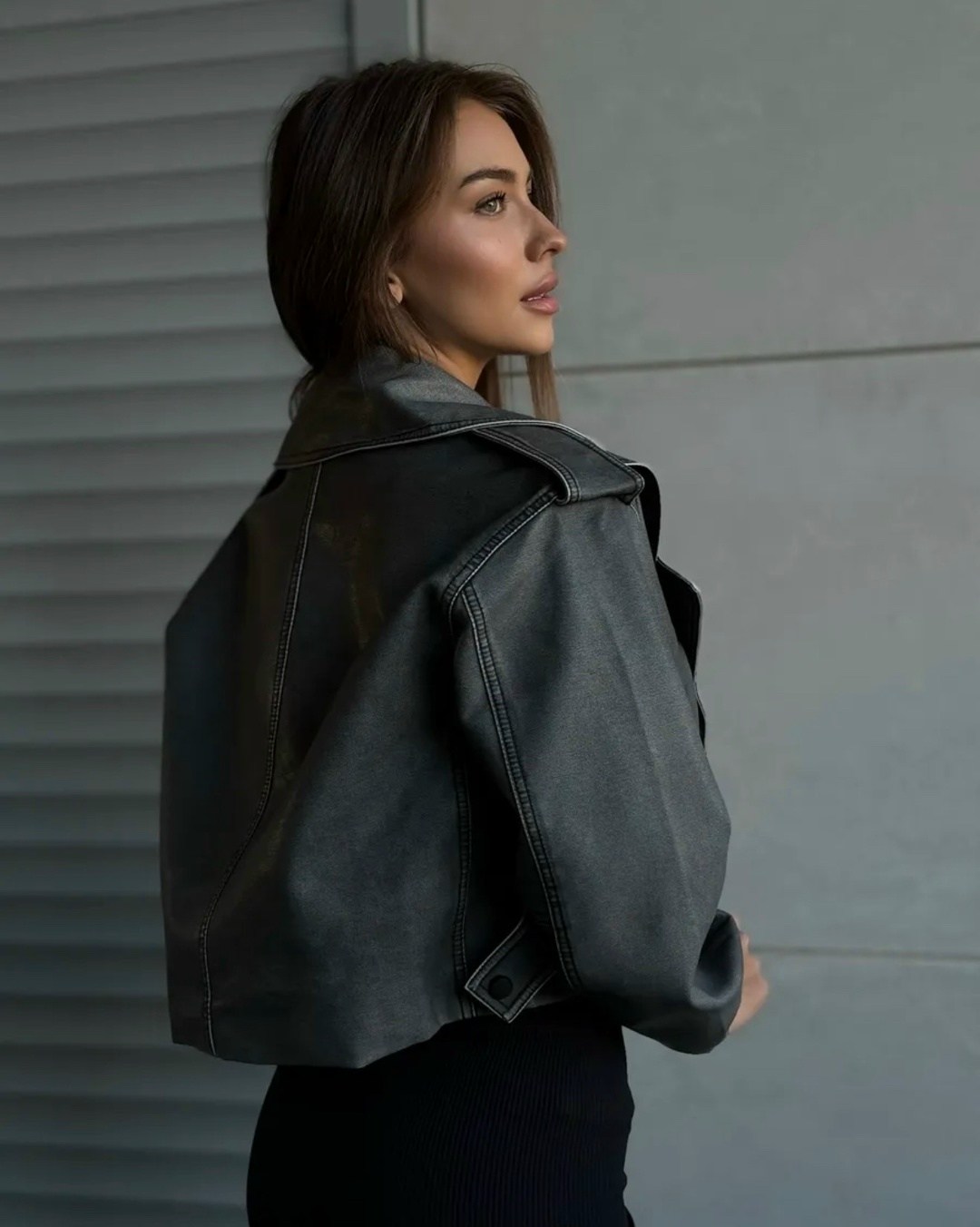 косуха кожаная тренч короткая,кожаная куртка косуха janna banana цвет серый,куртка косуха,кожаная куртка косуха,косуха кожаная