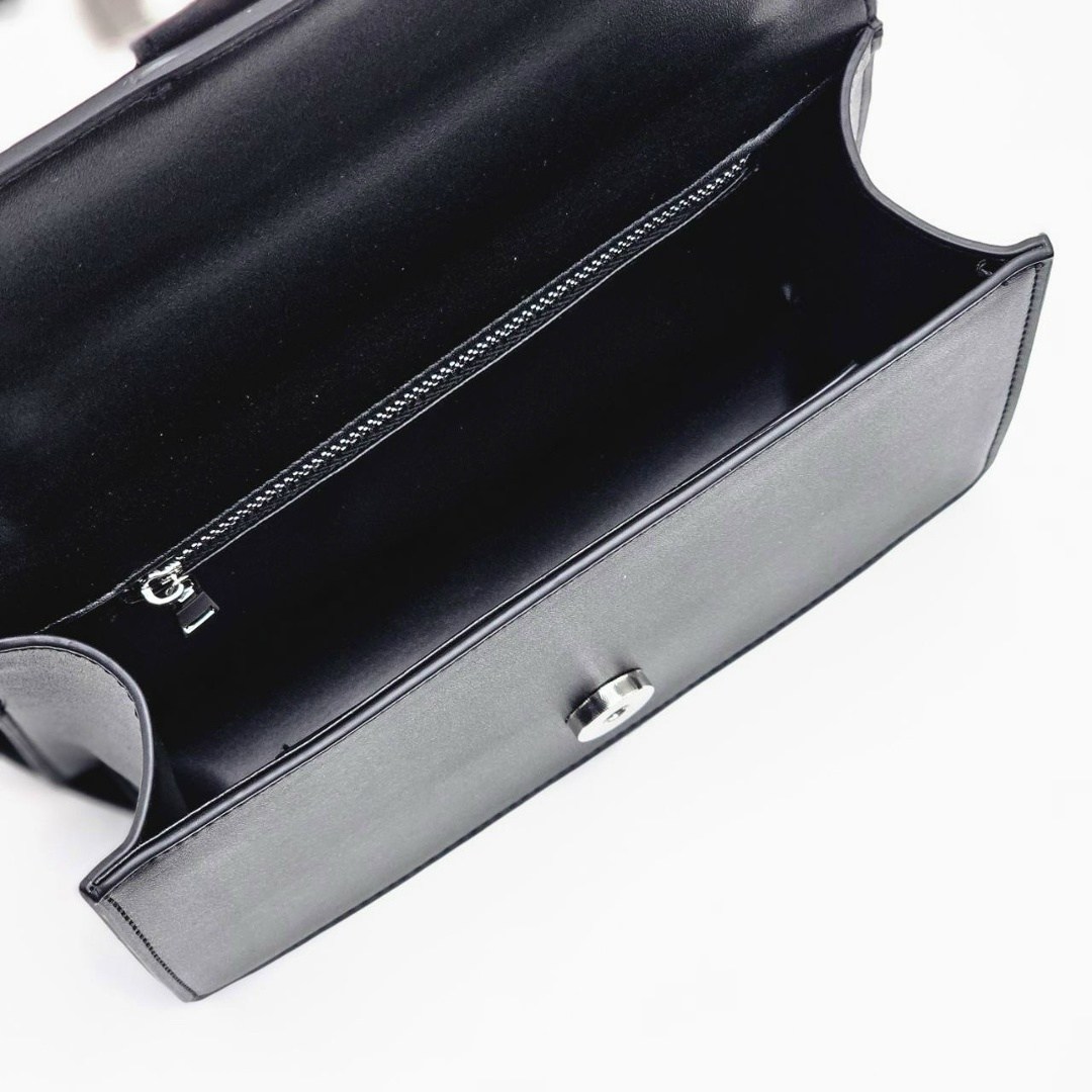 сумка через плечо armani exchange,сумка через плечо с логотипом armani exchange,armani exchange сумка,женская сумка armani exchange,сумка armani exchange сумка