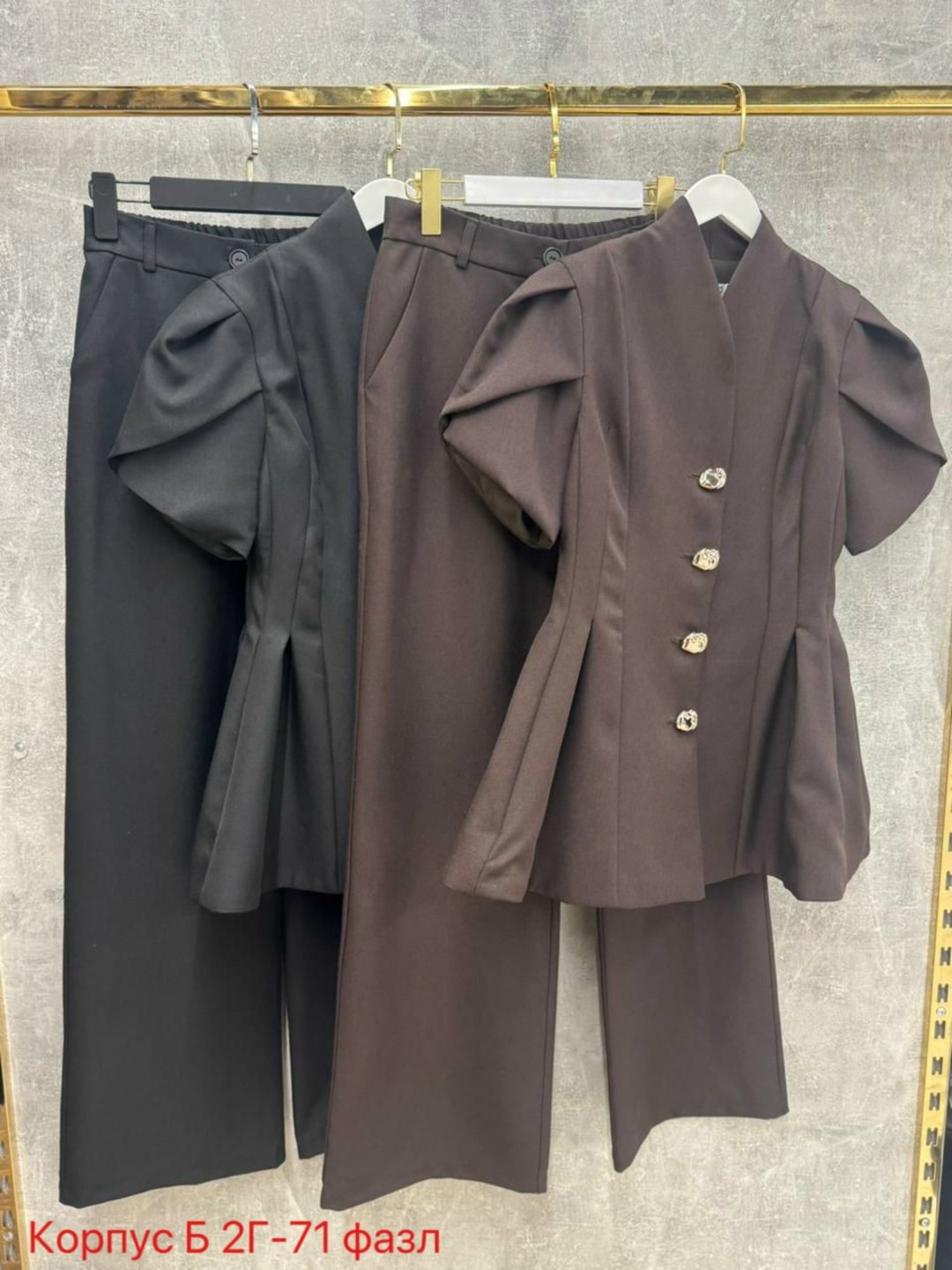 брючные костюмы женские,женский костюм,the.woman 0285 черный жакет,жакет с баской