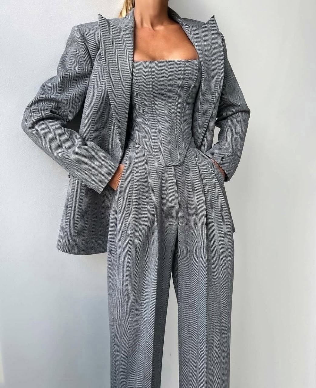 комплект состоящий из двубортного жакета с поясом корсета,костюм тройка кашемир,женский костюм,костюм брючный