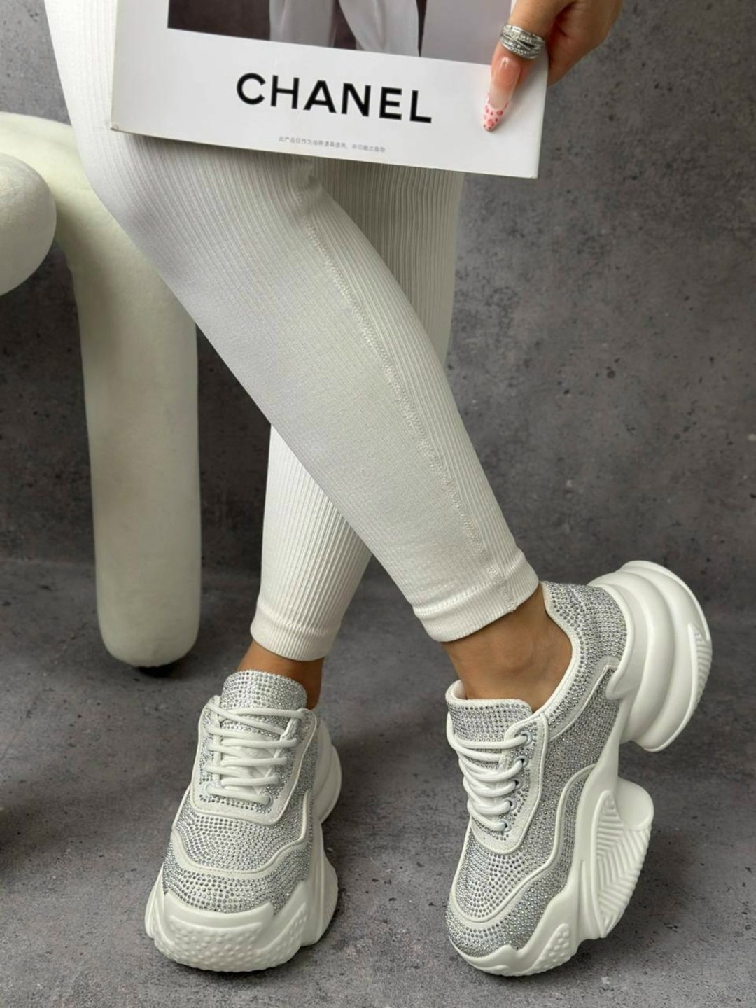 женские кроссовки,кроссовки,кроссовки со стразами женские,женские массивные кроссовки,кроссовки в стразах