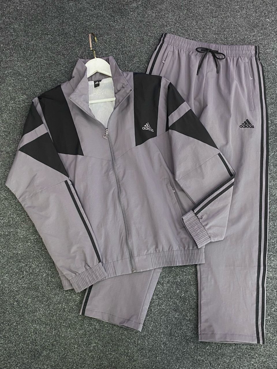 спортивный костюм adidas,мужской спортивный костюм adidas,спортивный костюм adidas 90х,костюм адидас 90е,спортивный костюм мужской