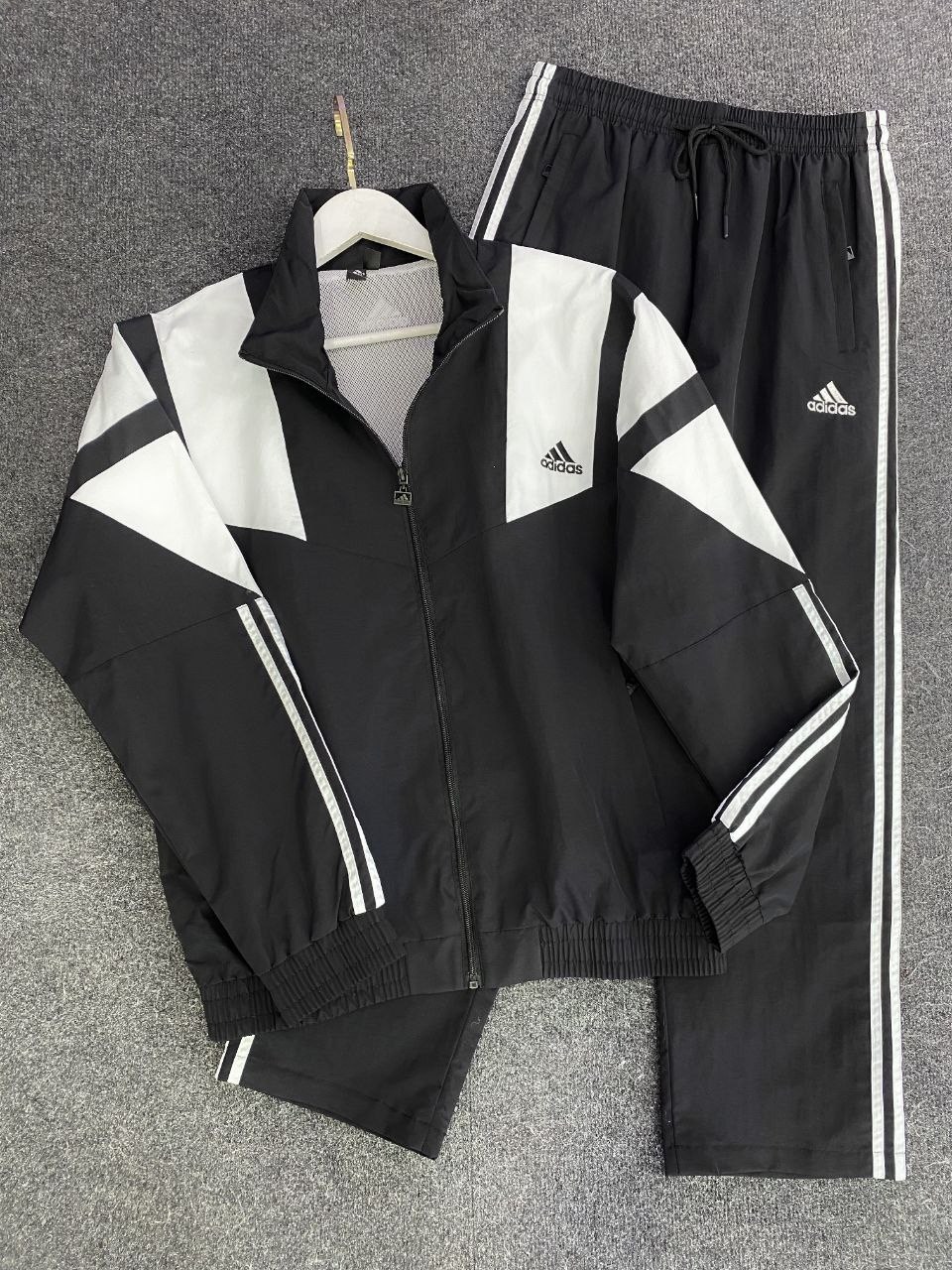 спортивный костюм adidas,мужской спортивный костюм adidas,спортивный костюм adidas 90х,костюм адидас 90е,спортивный костюм мужской