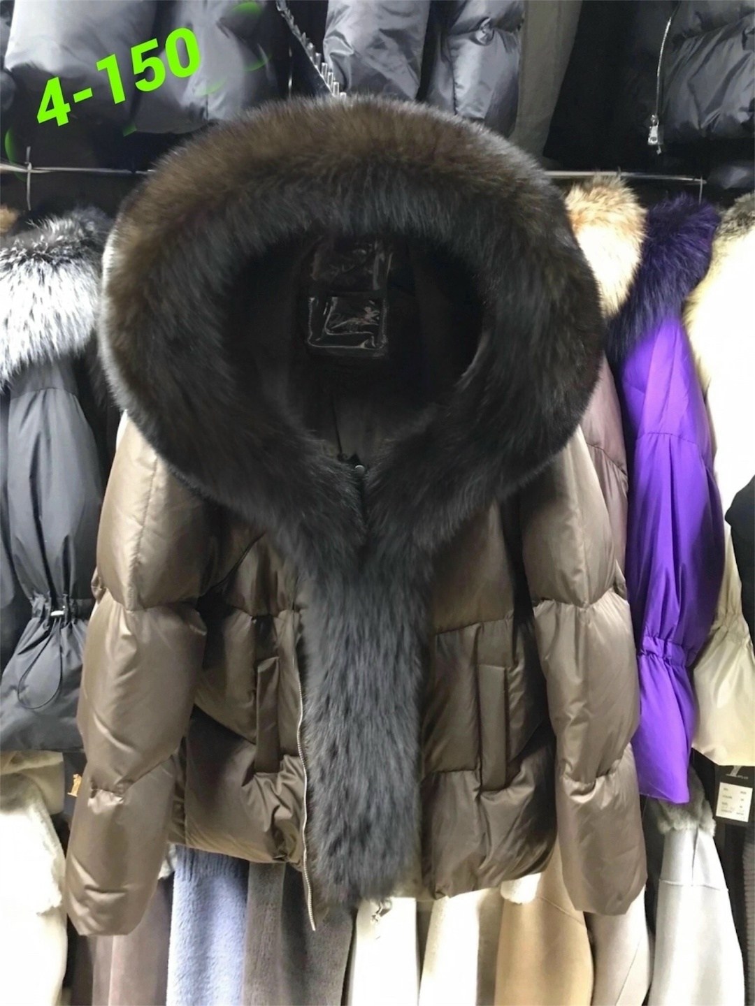 пуховик с натуральным мехом,пуховик женский с натуральным мехом,пуховик с натуральным мехом чернобурка/песец/лиса,пуховик с натуральным мехом чернобурка,пуховик с мехом