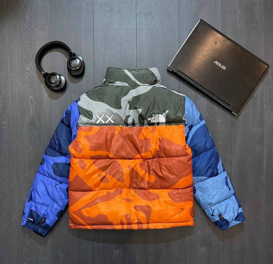 куртка зимняя tnf,куртка x kaws retro 1996 nuptse jacket 'safety green' the north face,куртка nuptse 1996 из коллаборации с kaws the north face, зеленая,куртка x kaws 1996 nuptse 700 jacket 'green' th