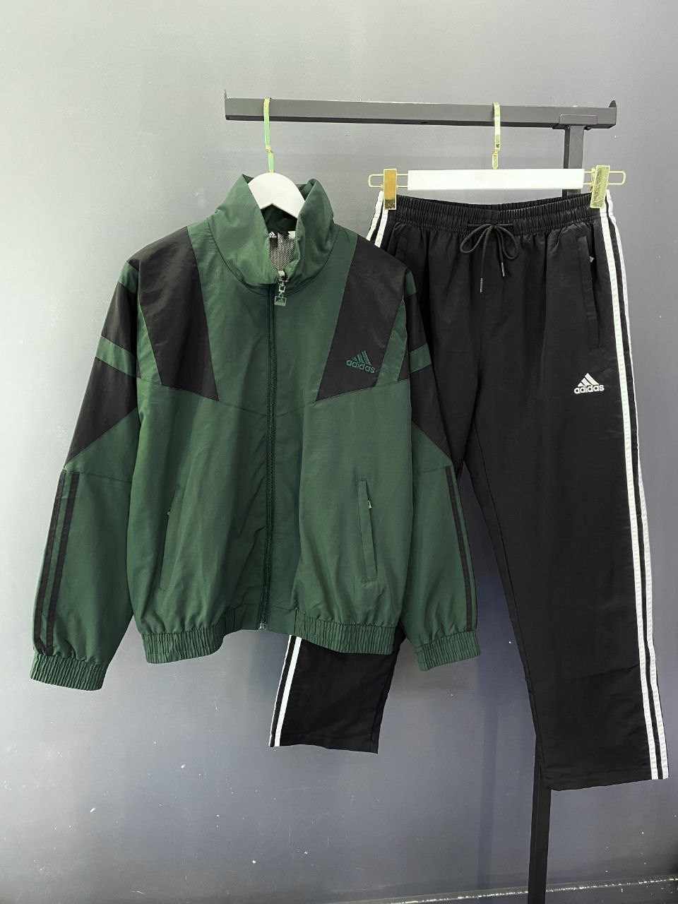 спортивный костюм adidas,мужской спортивный костюм adidas,спортивный костюм adidas 90х,костюм адидас 90е,спортивный костюм мужской