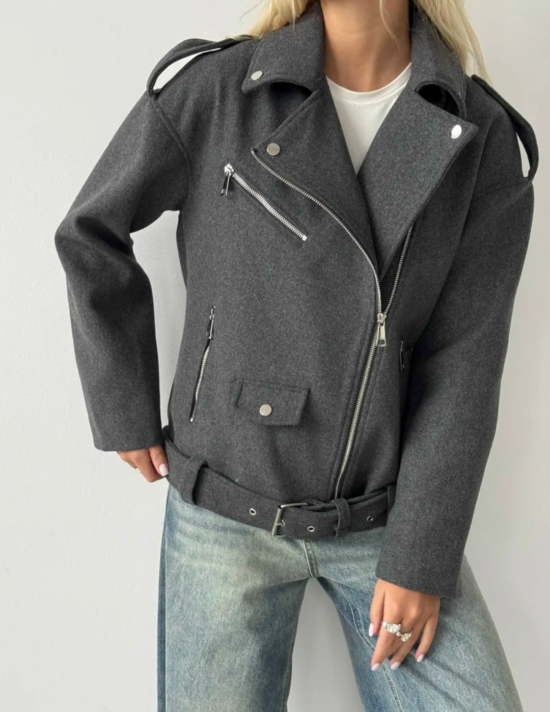 полупальто-косуха из драповой ткани серый,полупальто косуха драповое оверсайз демисезон джесс,косуха оверсайз шерстяная куртка осенняя цвет серый графит,косуха шерстяная куртка из пальтовой ткани овер