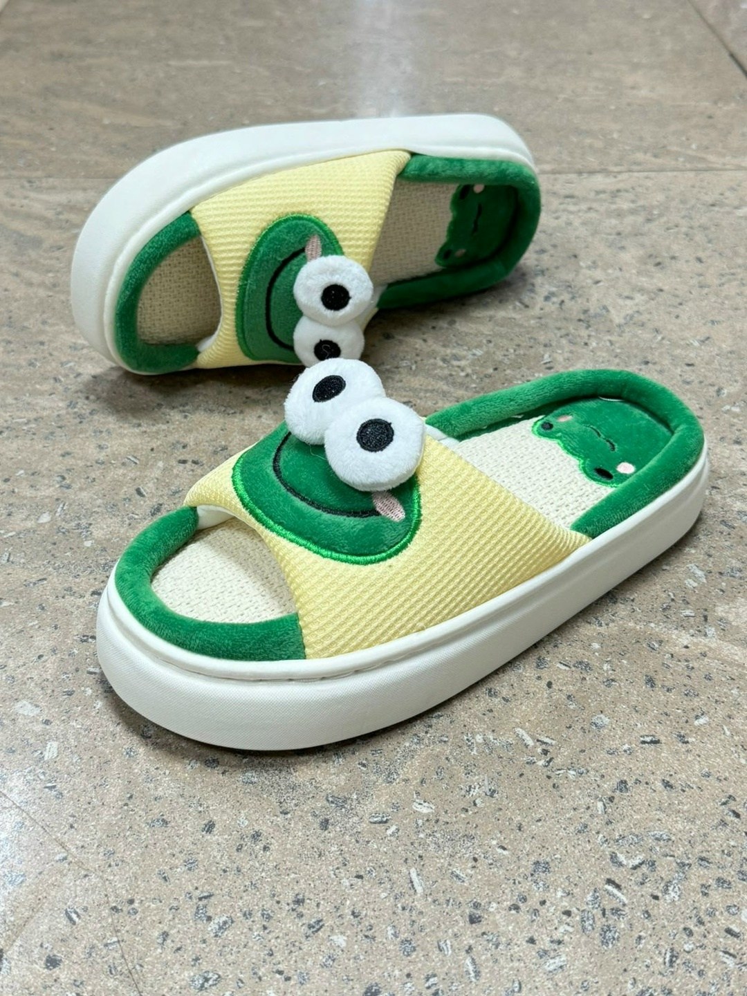 ,домашние тапочки,тапки лягушки,тапочки домашние лягушки летние шлепки dayasha,милые тапочки