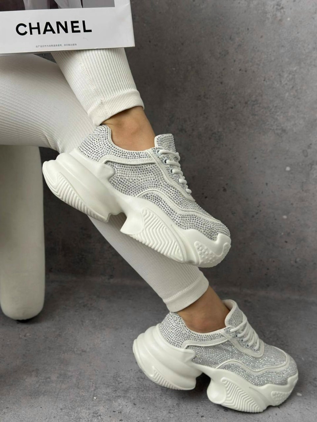 женские кроссовки,кроссовки,кроссовки со стразами женские,женские массивные кроссовки,кроссовки в стразах