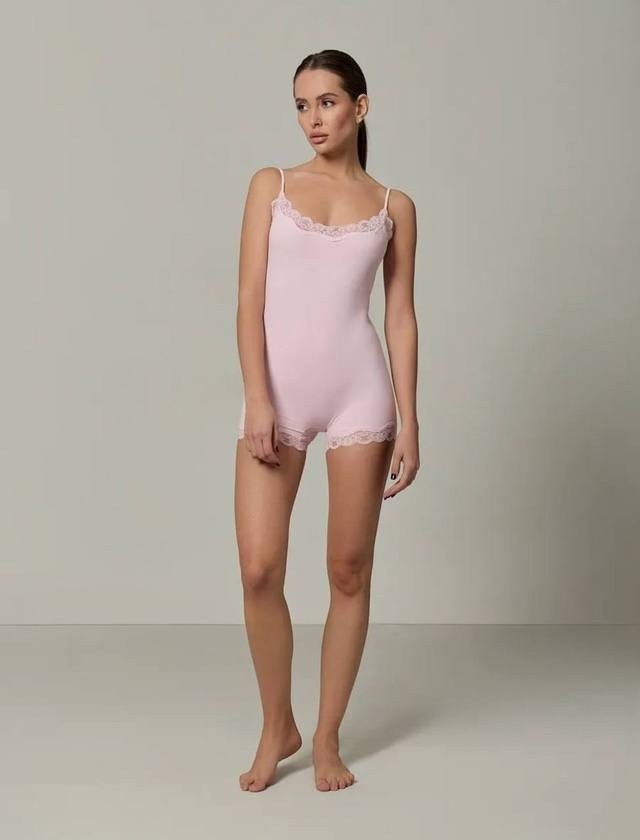боди с кружевами,комбинезон бельевой,комбинезон skims бельевой домашний боди с кружевом бретели laish,боди женская,боди на бретельках