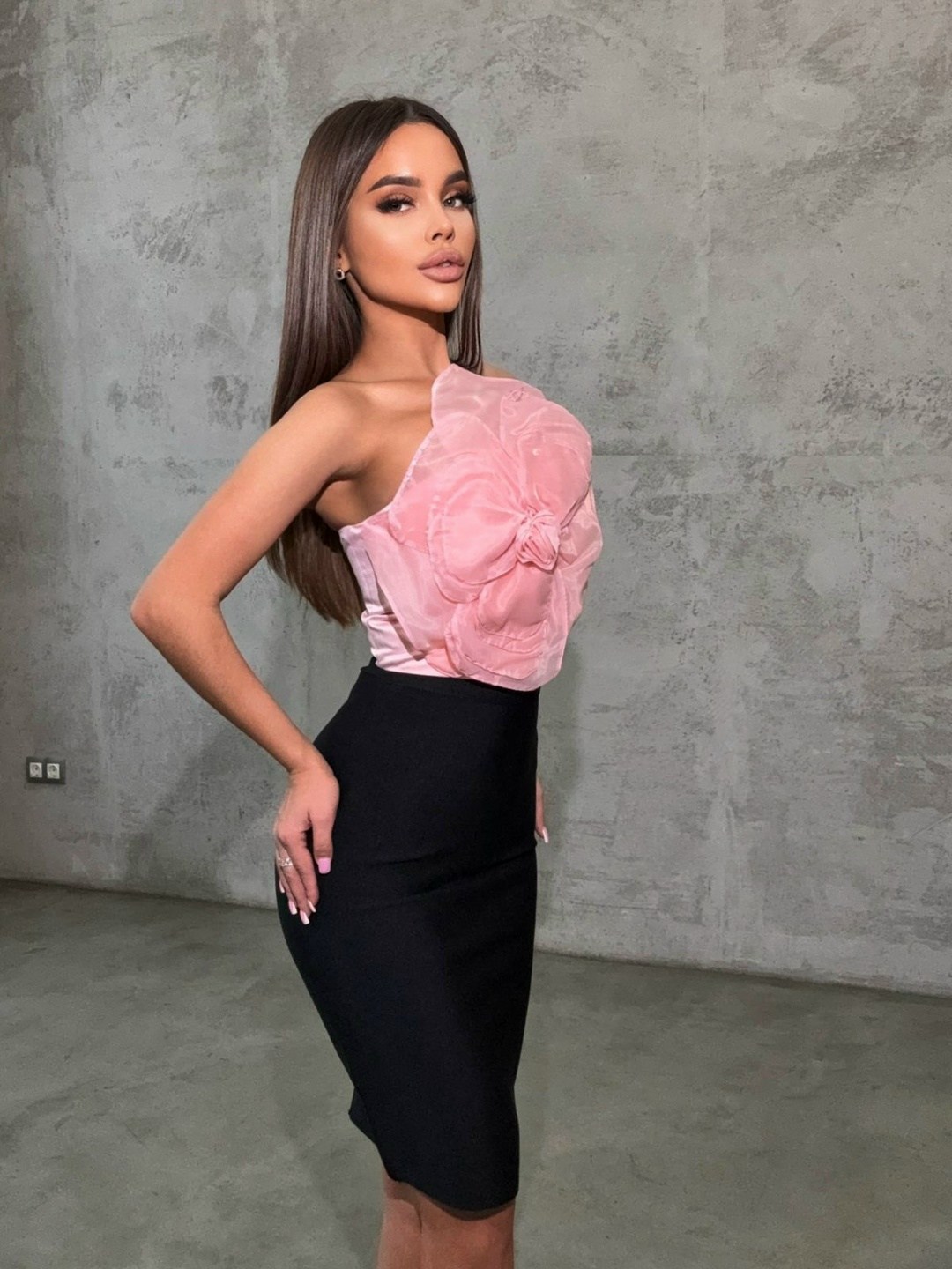 девушка,платье шикарное,платье,вечернее платье,платье с завязками